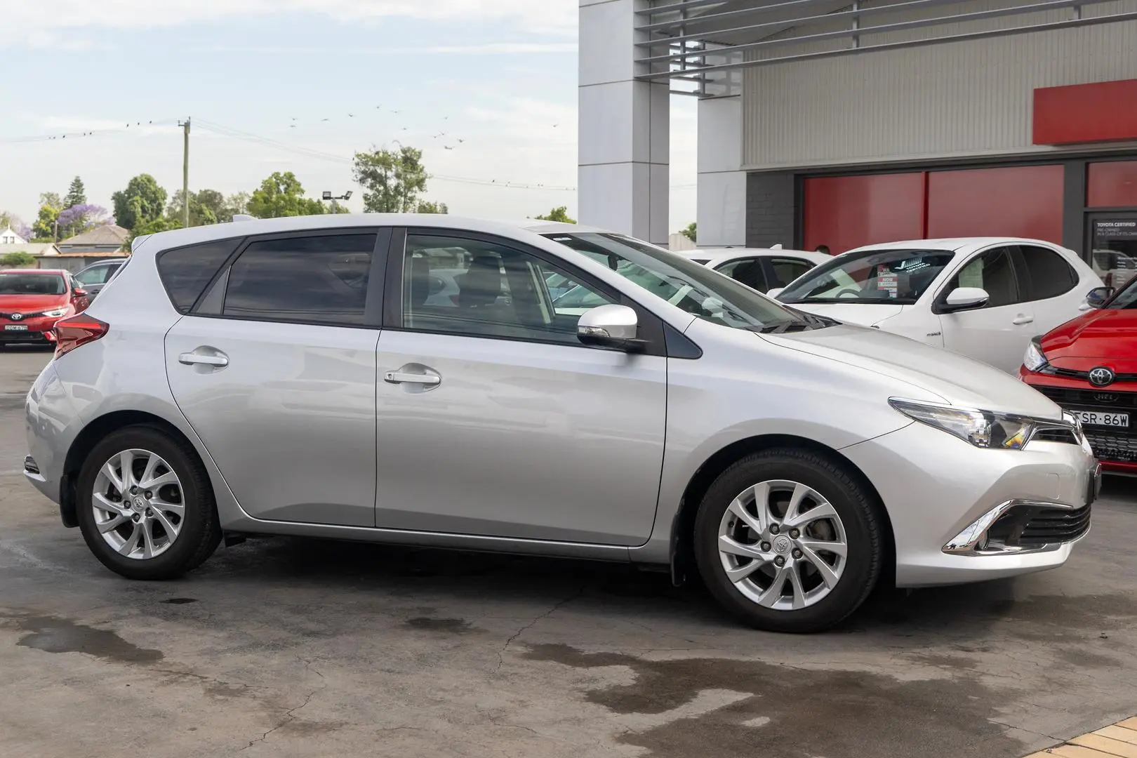 2018 Toyota Corolla Gallery Image 3