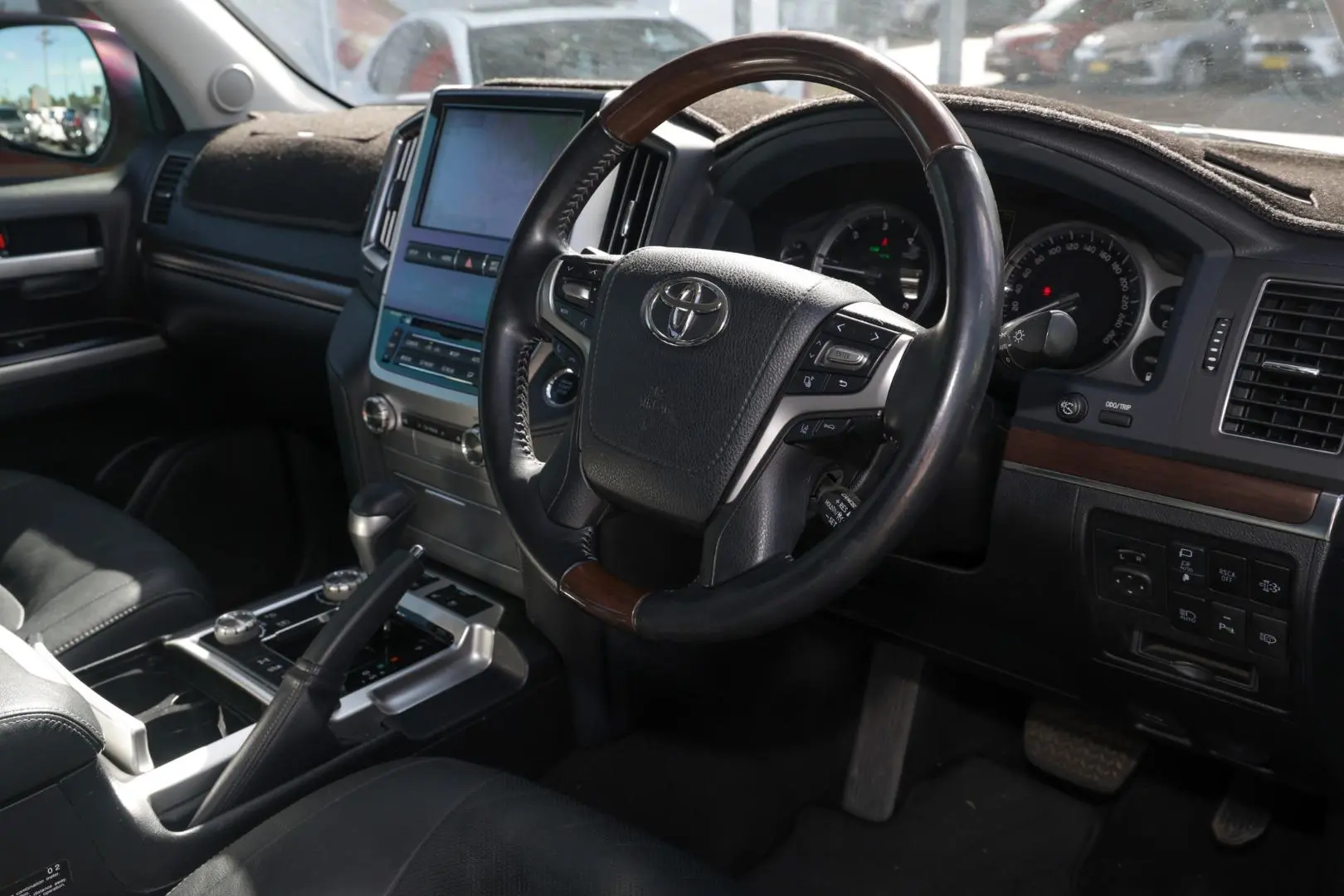 2020 Toyota Landcruiser Gallery Image 7