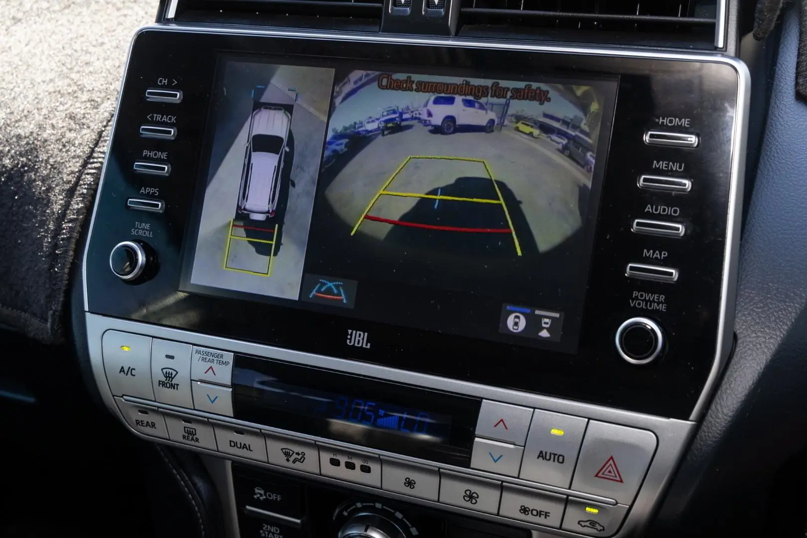 2020 Toyota Landcruiser Prado Gallery Image 15