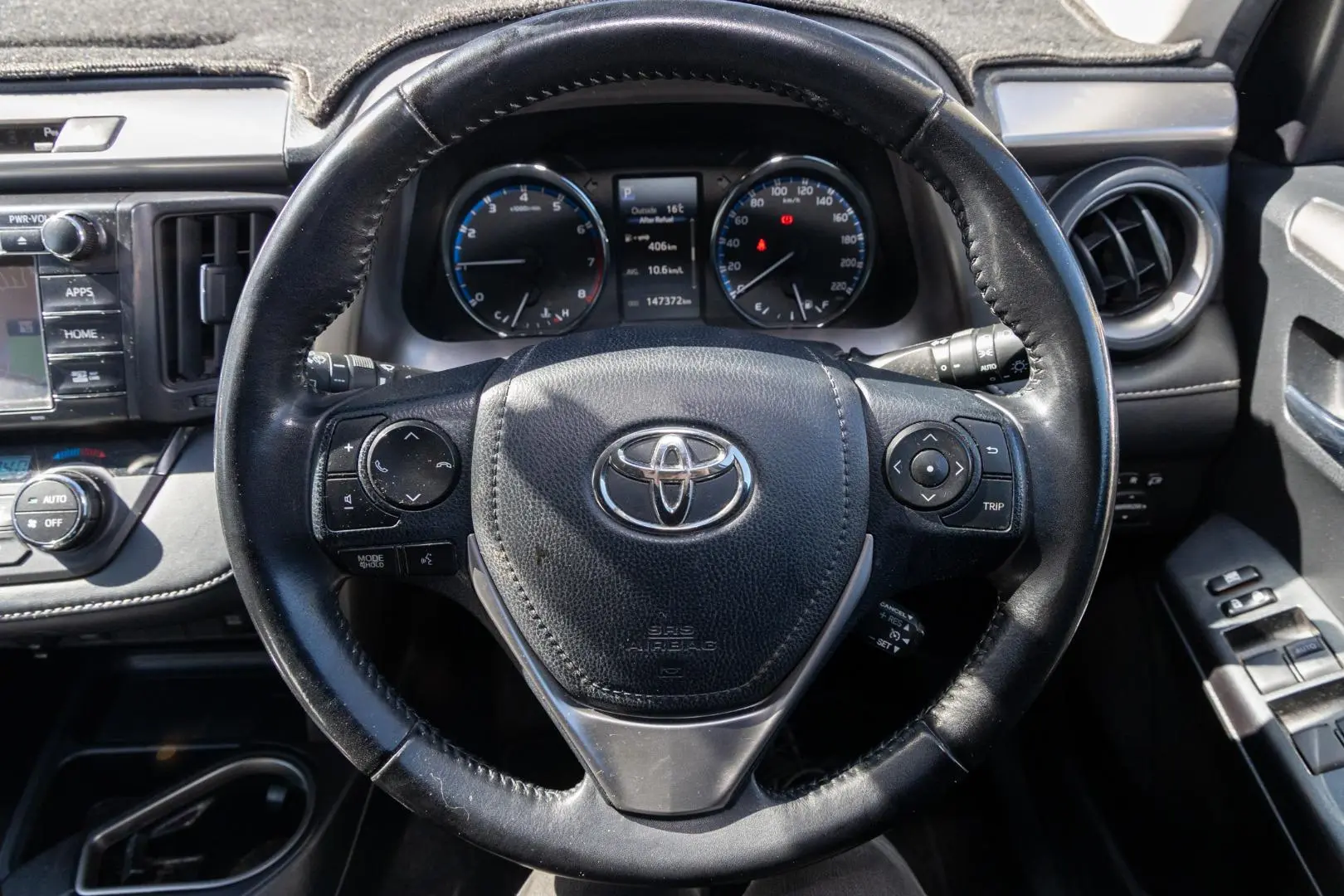 2017 Toyota RAV4 Gallery Image 10