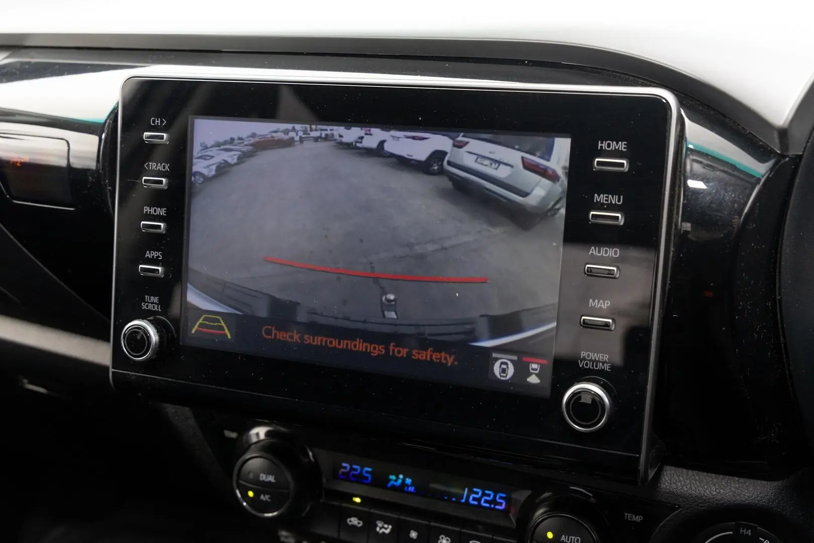 2024 Toyota Hilux Gallery Image 15