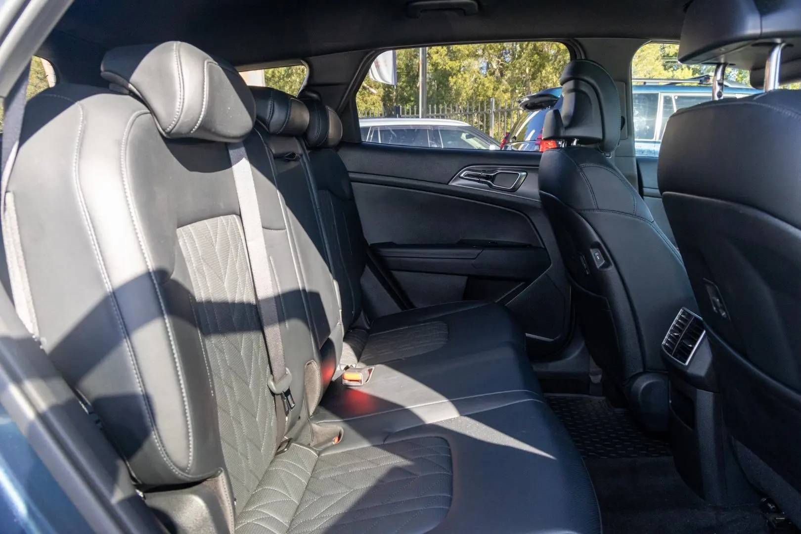 2022 Kia Sportage Gallery Image 9