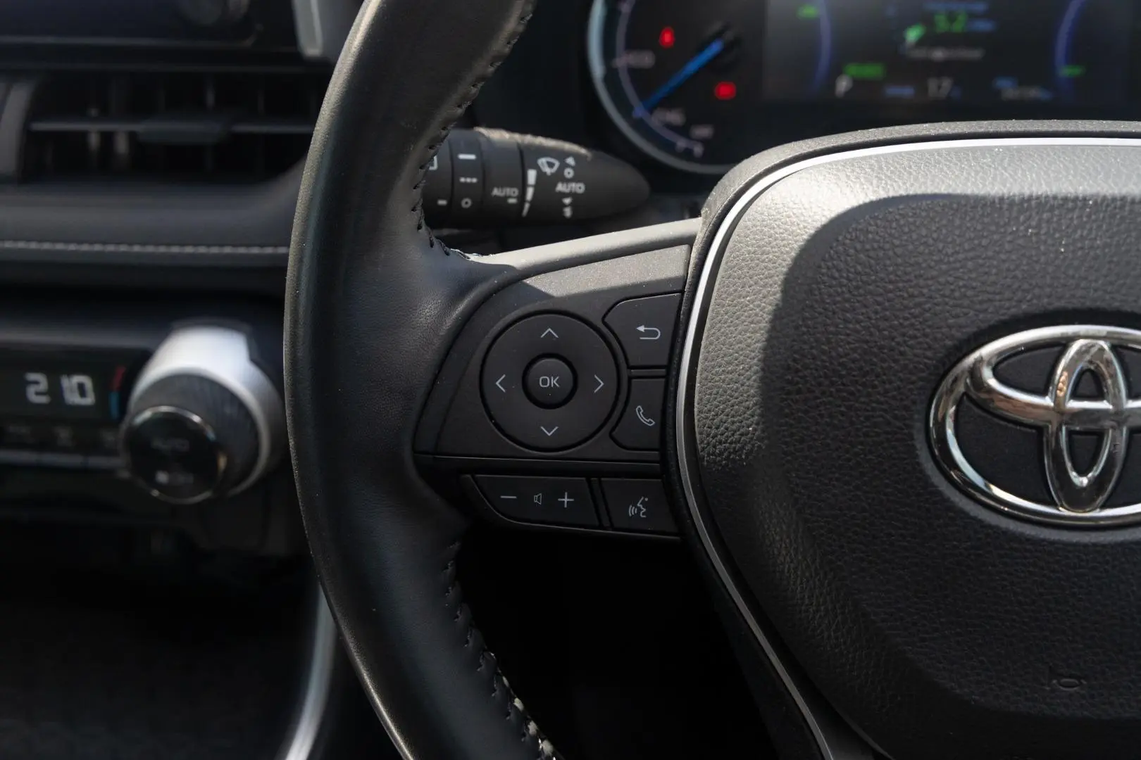 2024 Toyota RAV4 Gallery Image 11