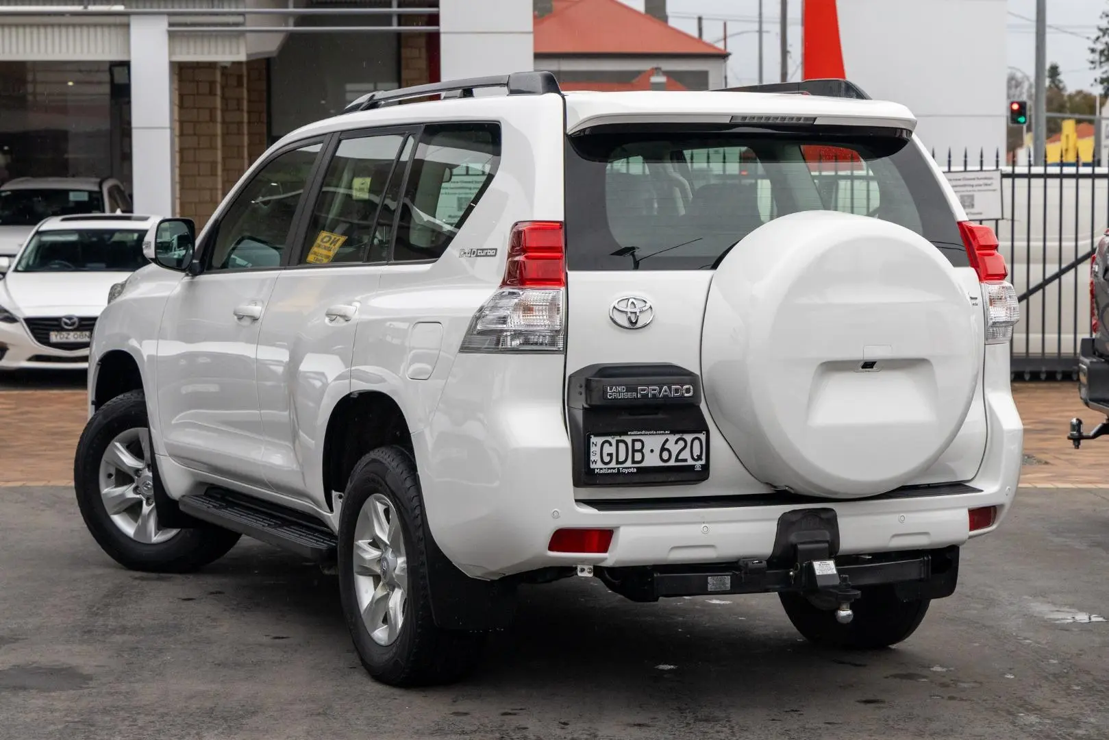 2011 Toyota Landcruiser Prado Gallery Image 2