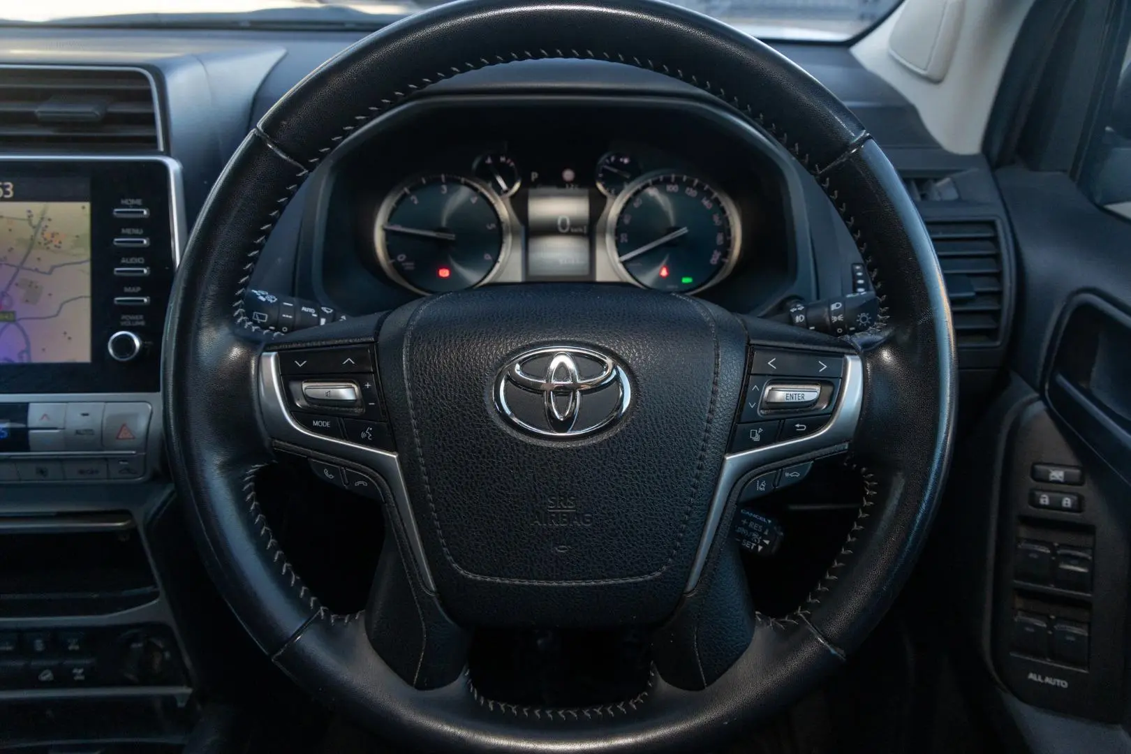 2022 Toyota Landcruiser Prado Gallery Image 10