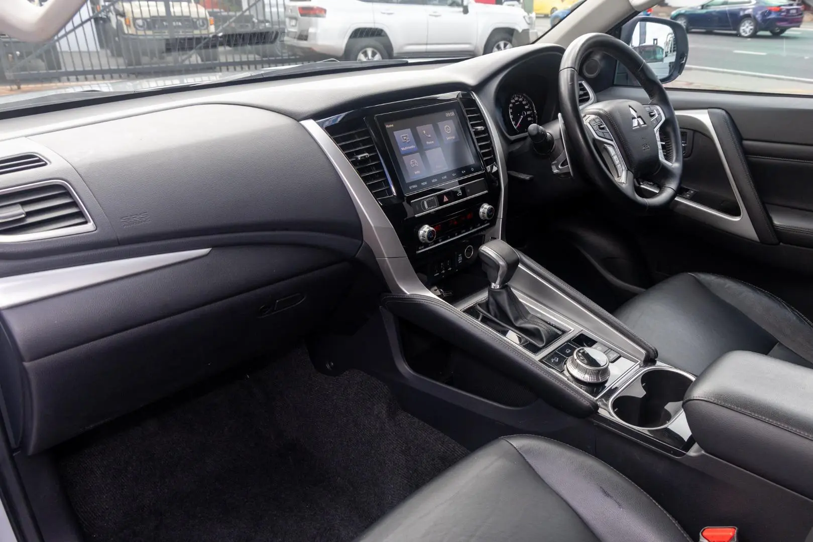 2022 Mitsubishi Pajero Sport Gallery Image 8