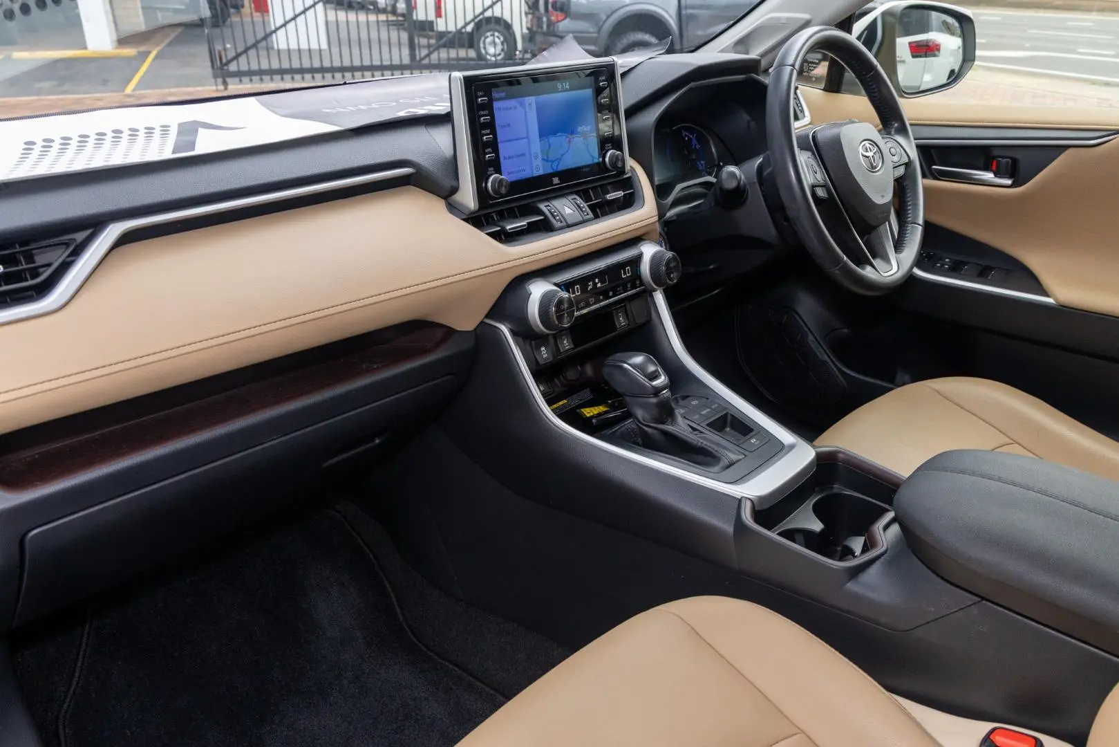 2020 Toyota RAV4 Gallery Image 8