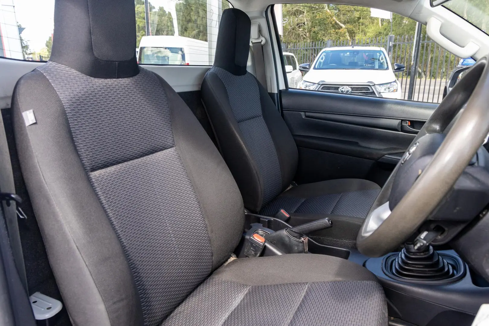 2021 Toyota Hilux Gallery Image 9