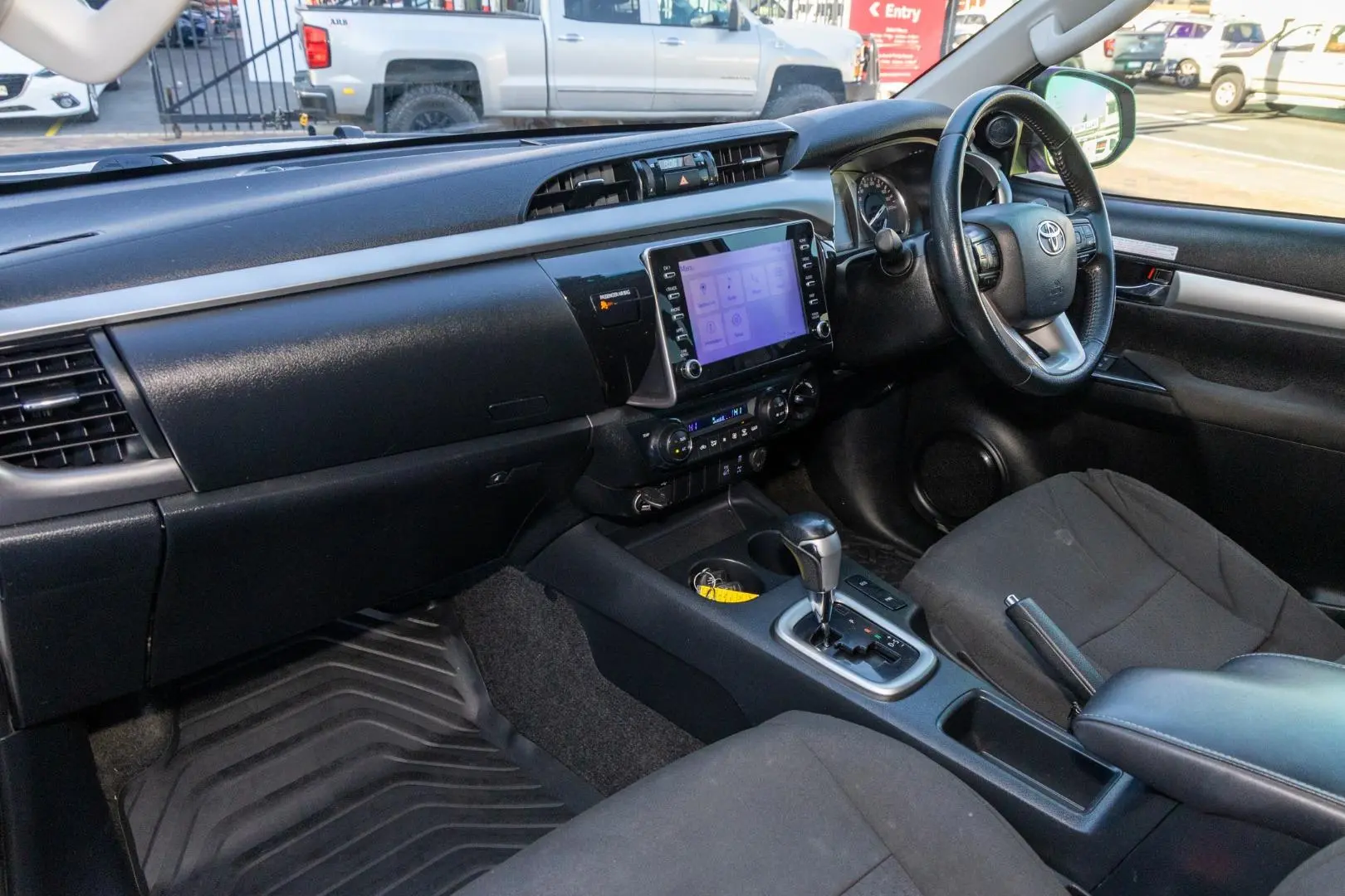 2023 Toyota Hilux Gallery Image 8