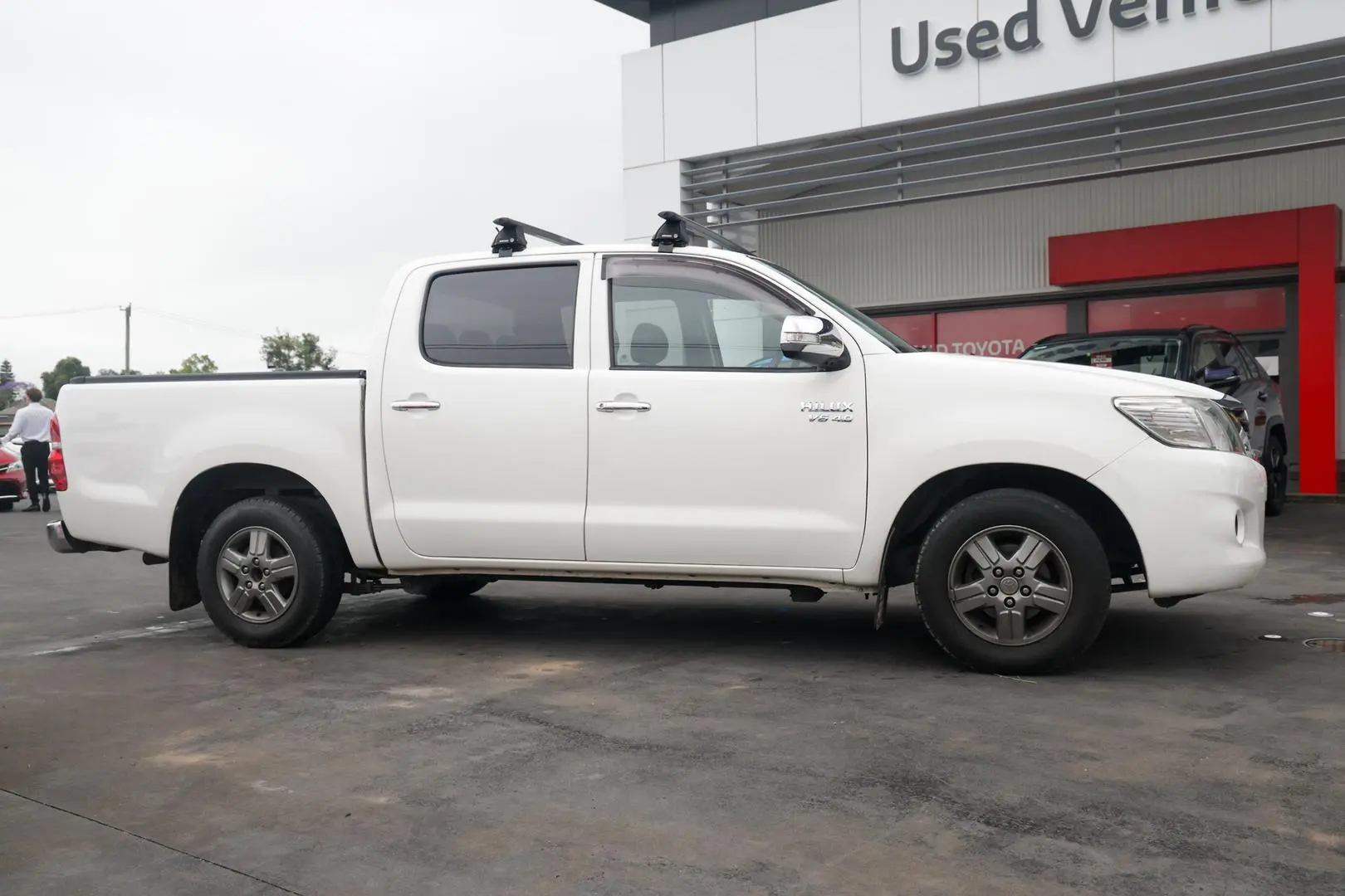 2014 Toyota Hilux Gallery Image 3