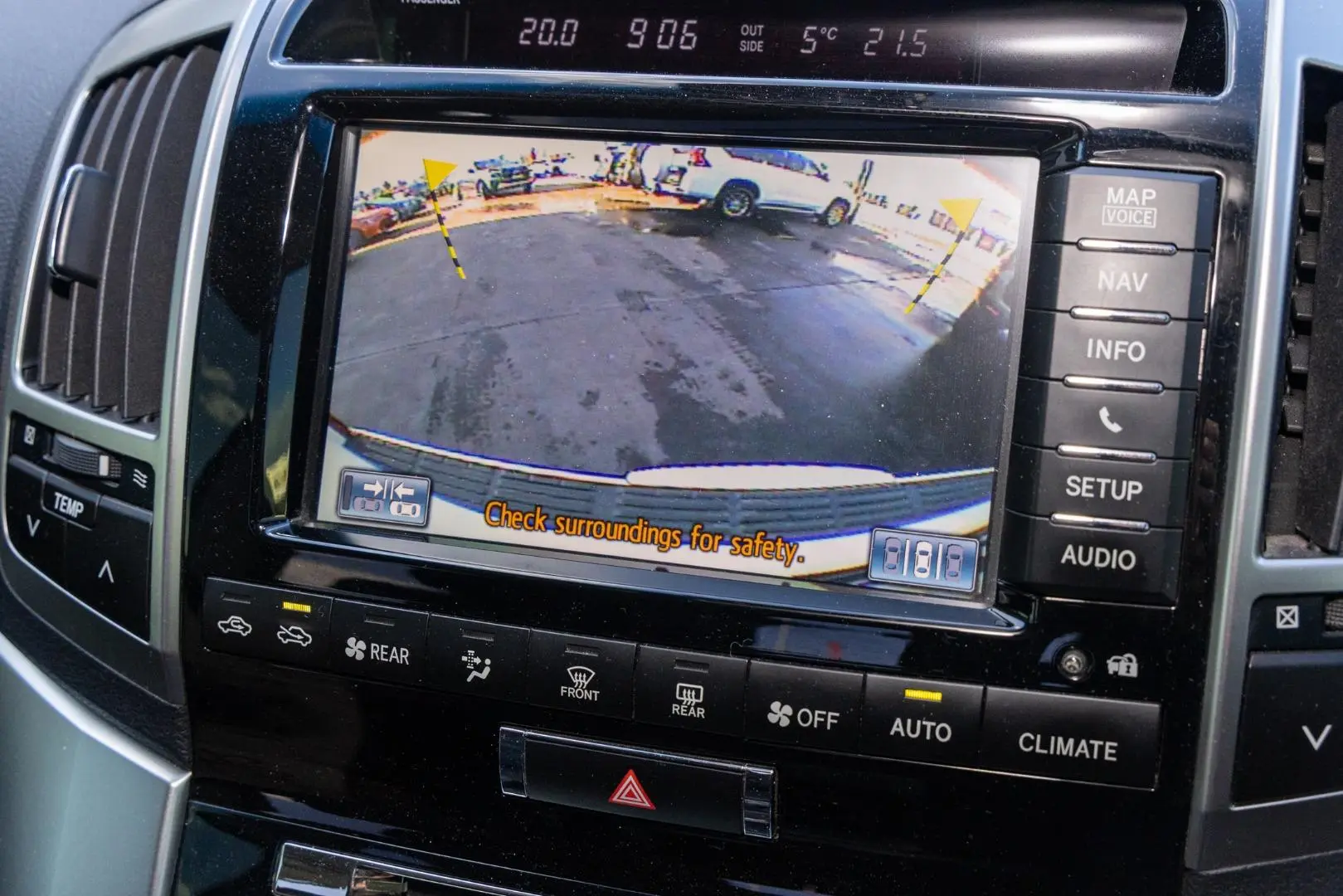 2015 Toyota Landcruiser Gallery Image 15