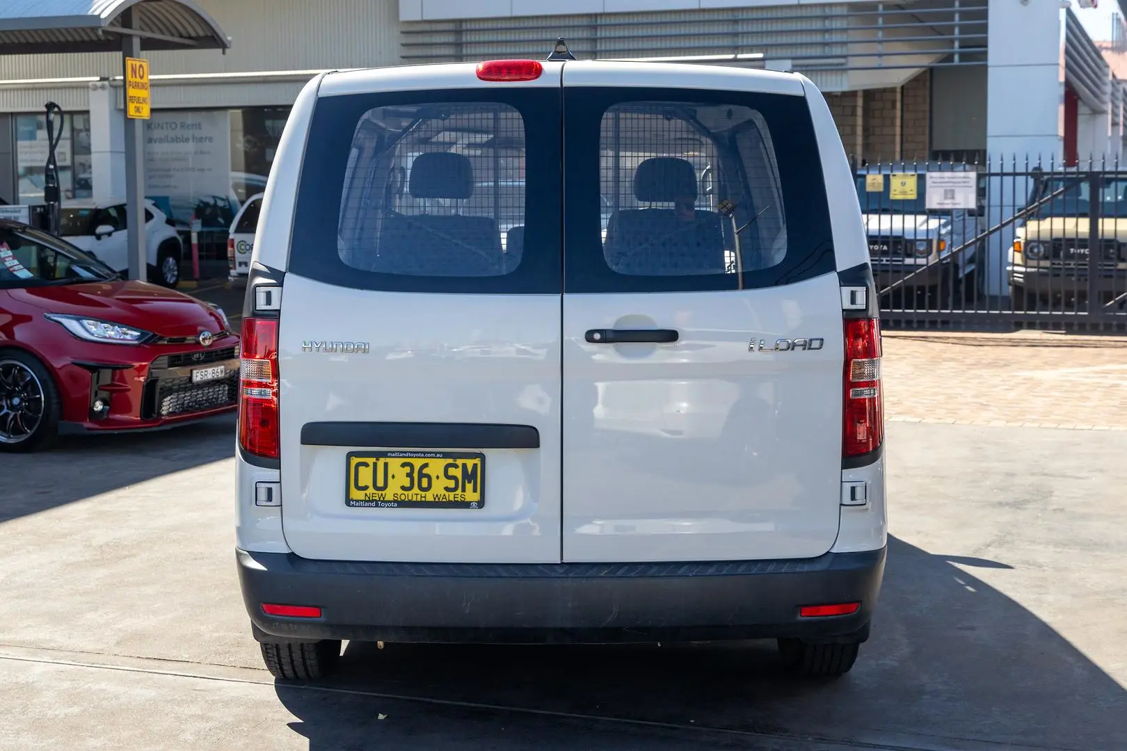 2020 Hyundai iLoad Gallery Image 5