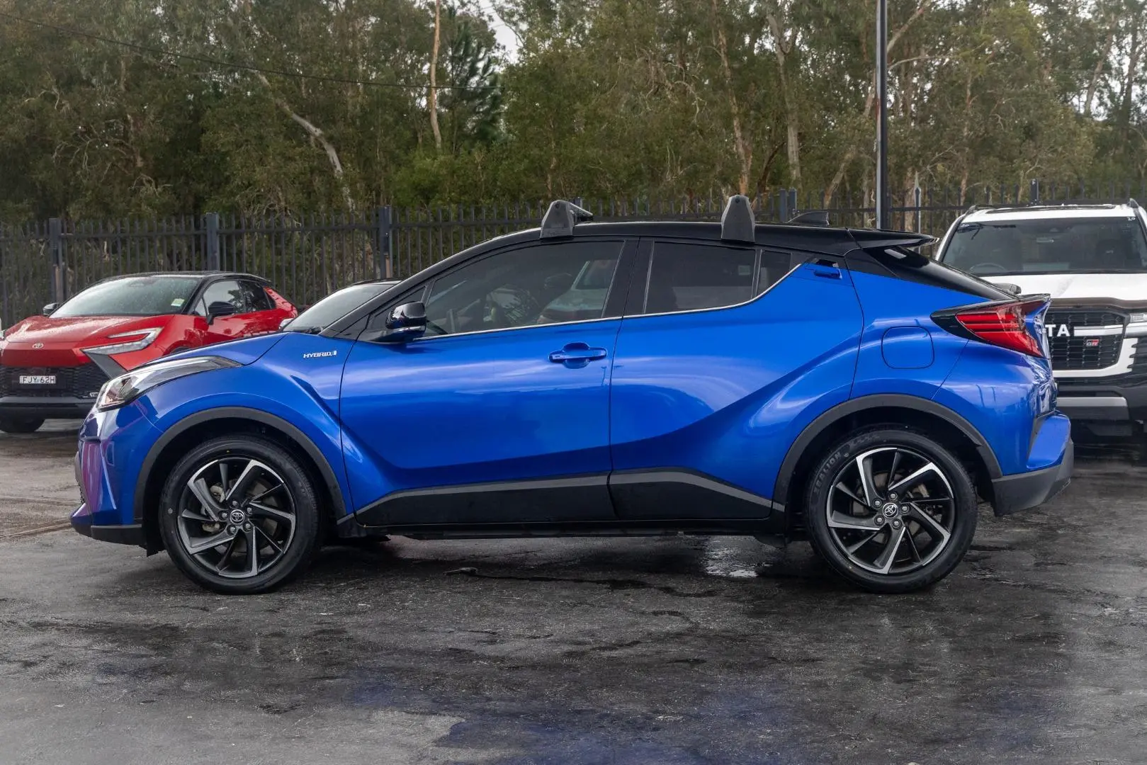 2021 Toyota C-HR Gallery Image 3