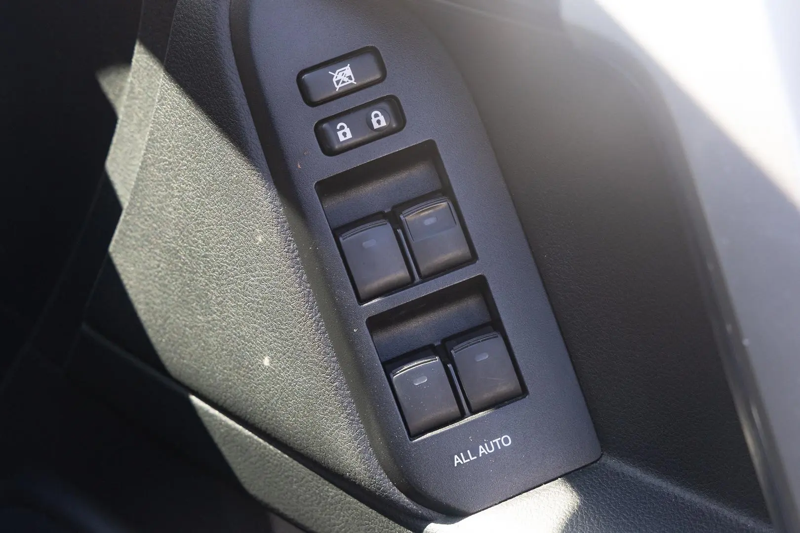 2021 Toyota Landcruiser Prado Gallery Image 17