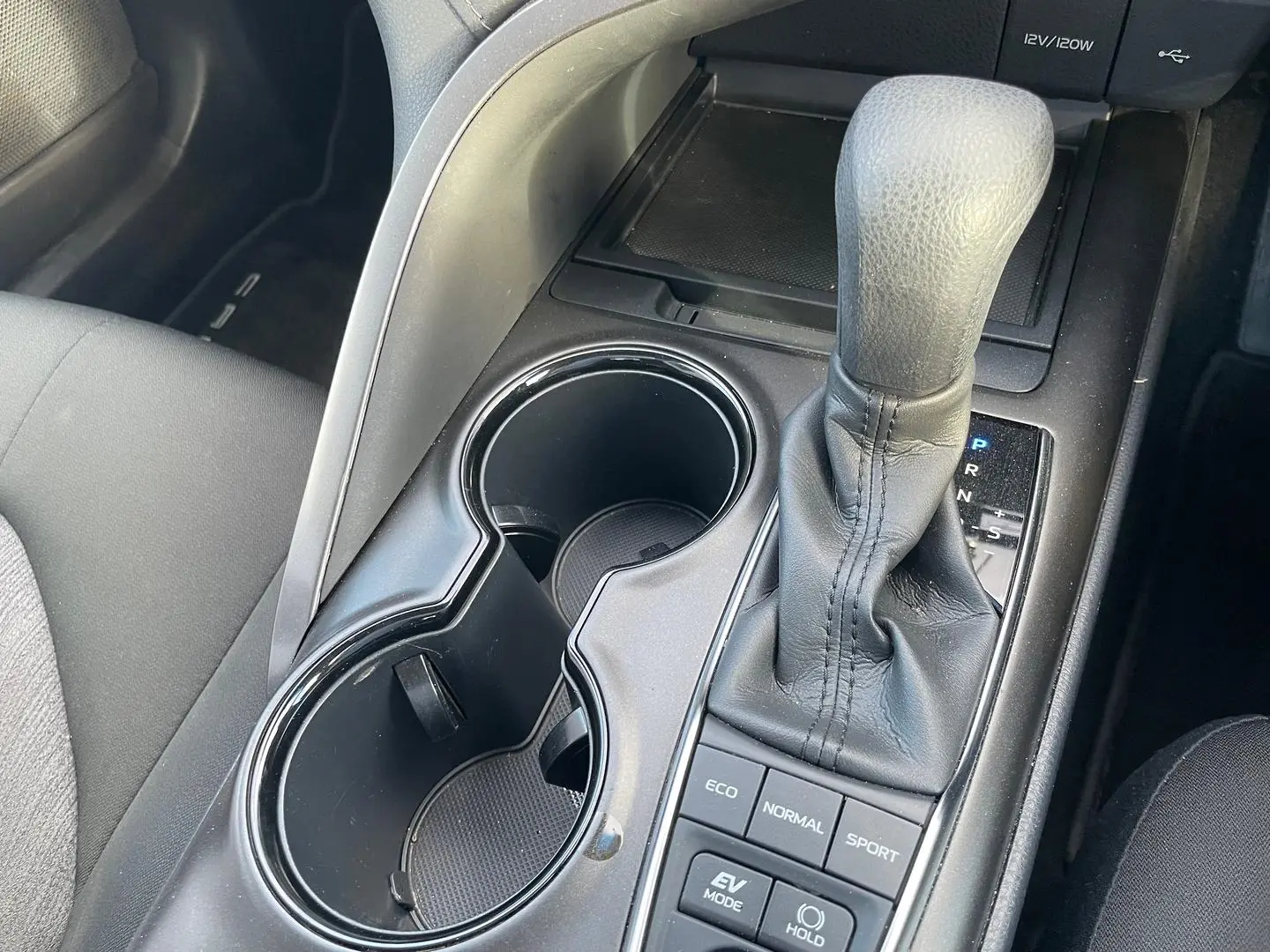 2022 Toyota Camry Gallery Image 16