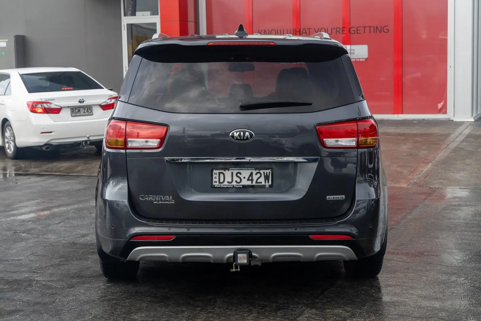 2017 Kia Carnival Gallery Image 5