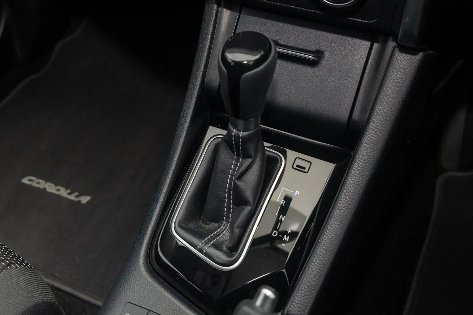 2016 Toyota Corolla Gallery Image 17