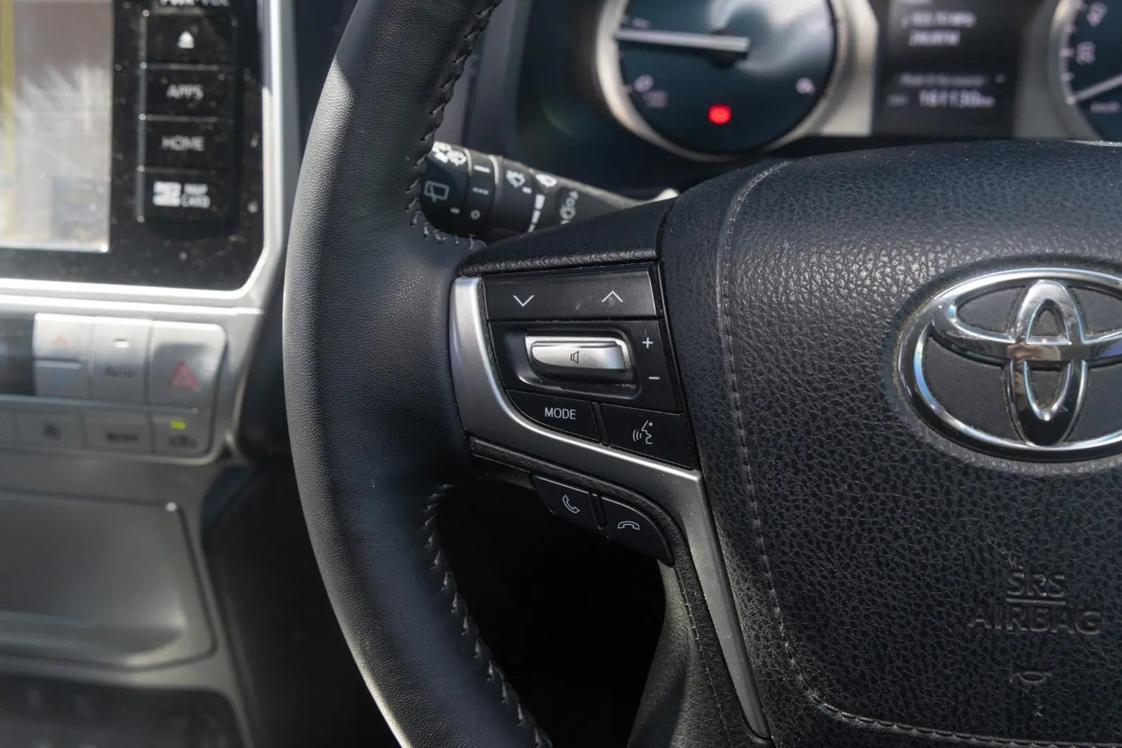2019 Toyota Landcruiser Prado Gallery Image 11