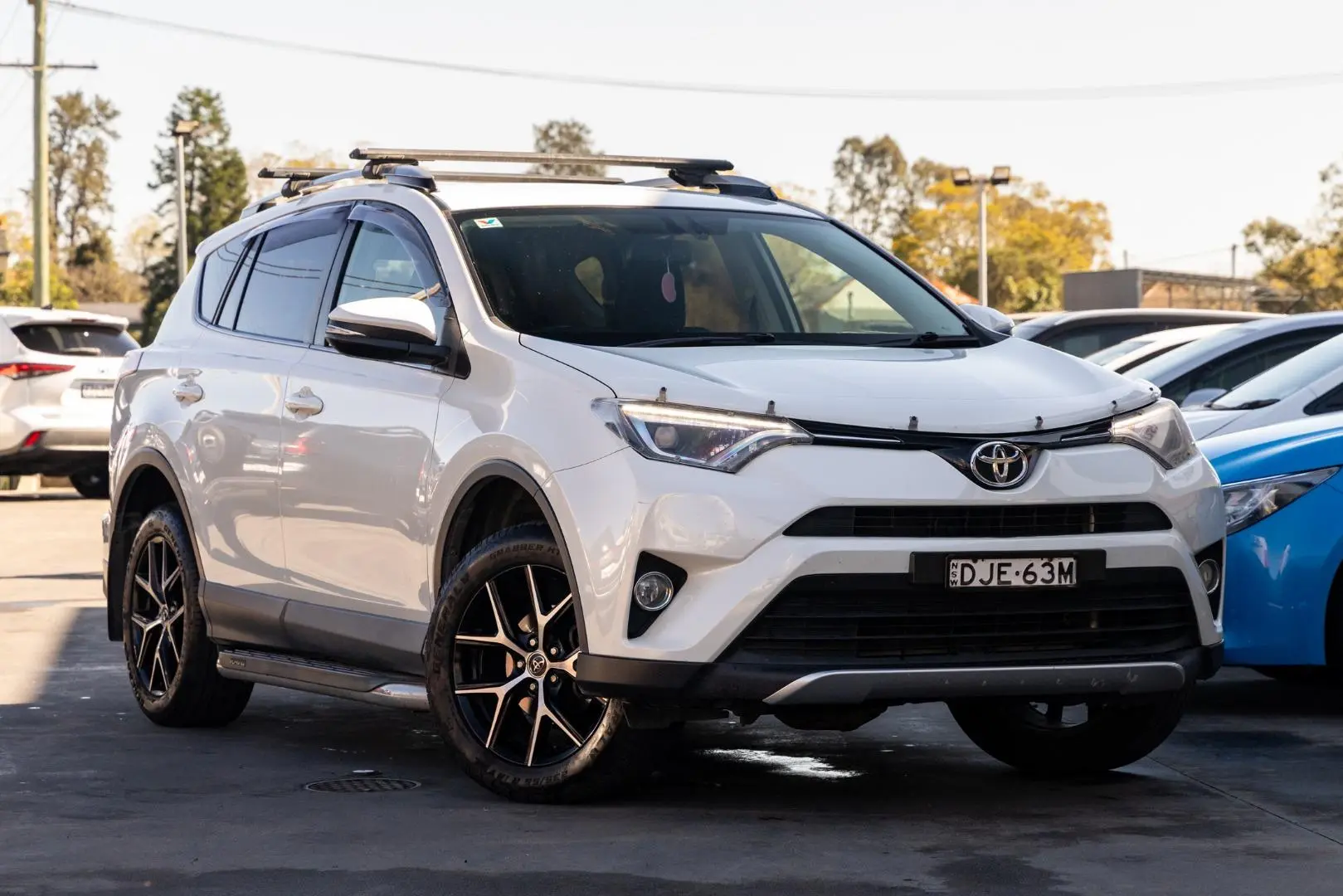 2016 Toyota RAV4 Gallery Image 1