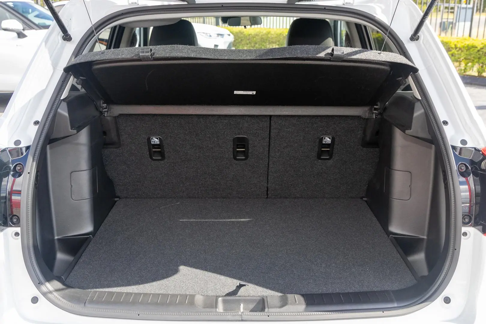 2021 Suzuki Vitara Gallery Image 19