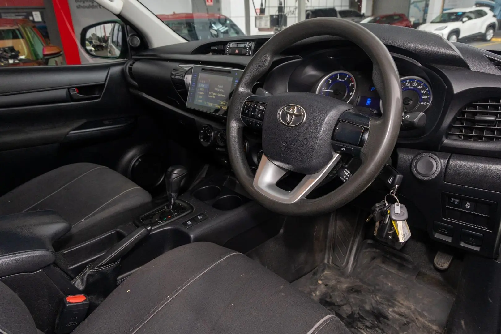 2018 Toyota Hilux Gallery Image 7