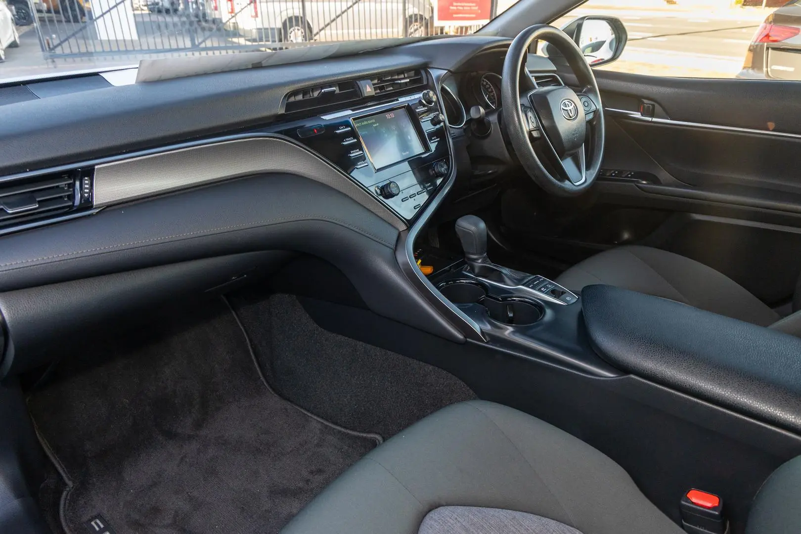 2020 Toyota Camry Gallery Image 6