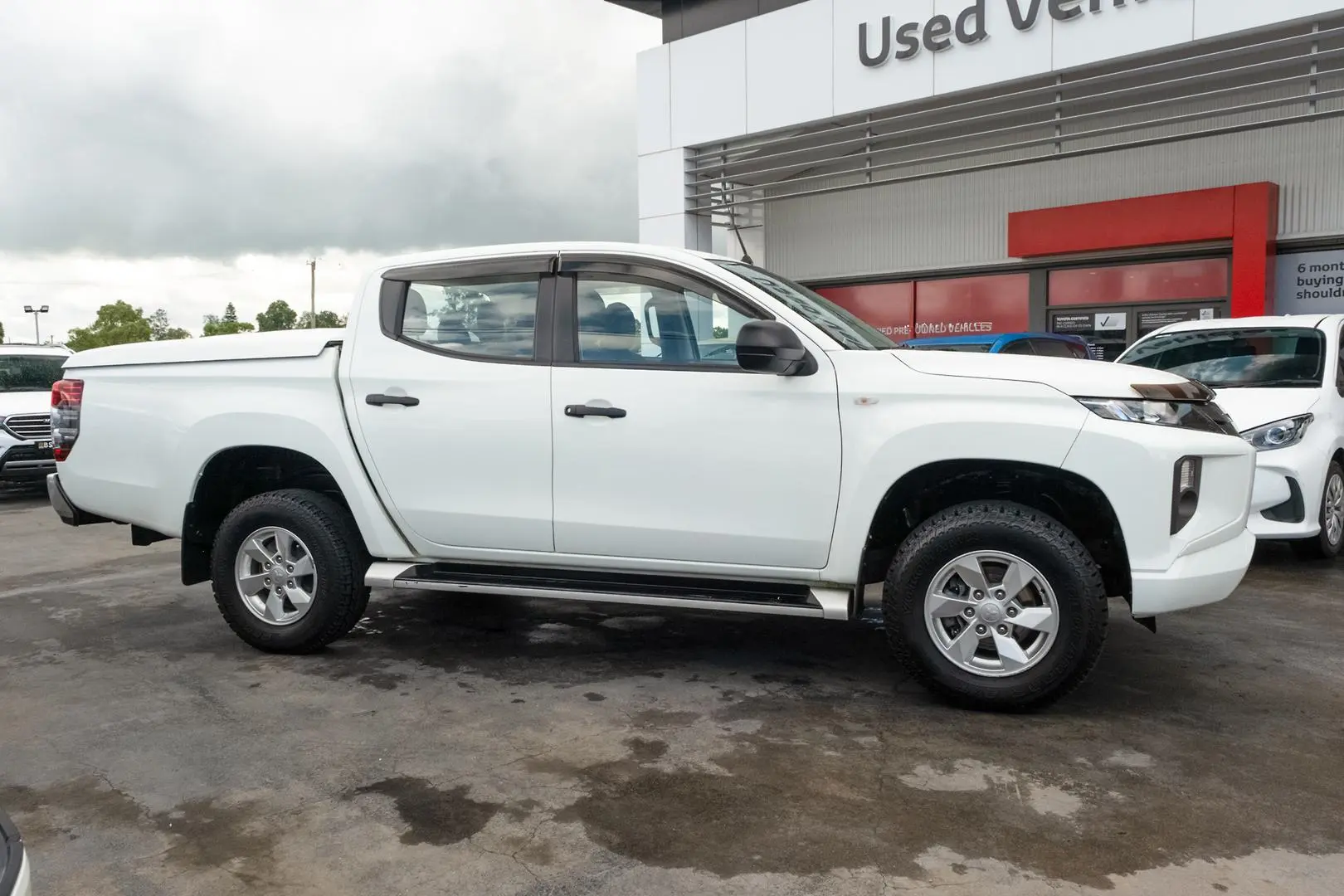 2021 Mitsubishi Triton Gallery Image 3