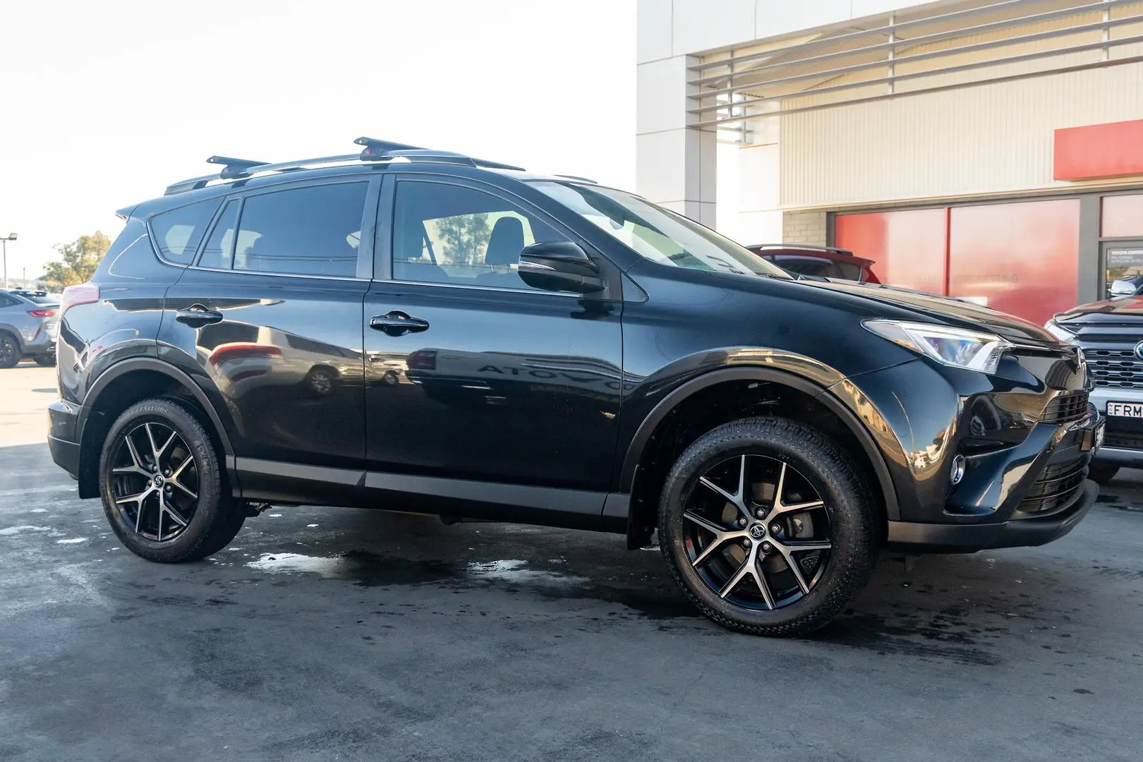 2017 Toyota RAV4 Gallery Image 3