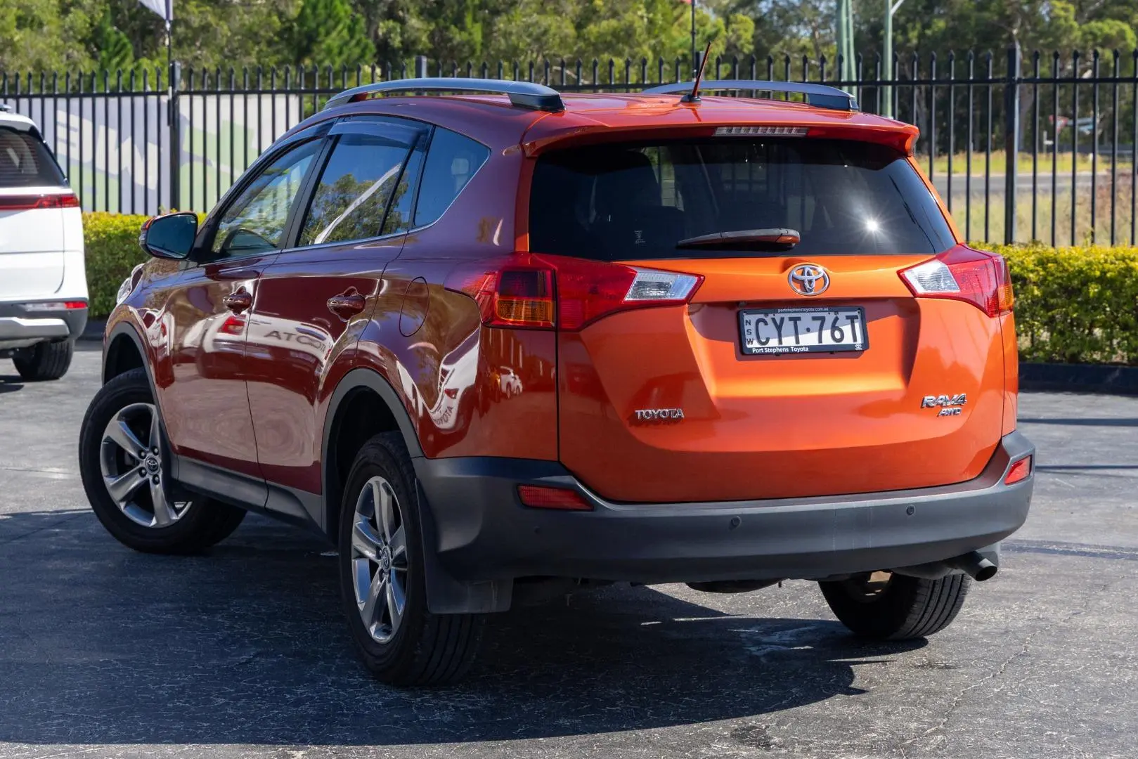 2015 Toyota RAV4 Gallery Image 2