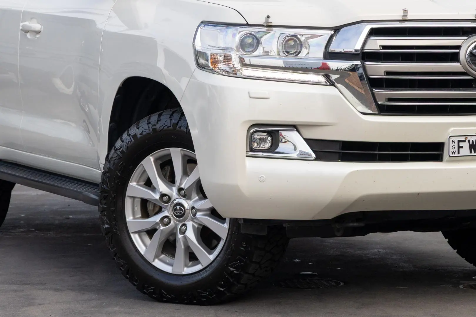 2019 Toyota Landcruiser Gallery Image 6