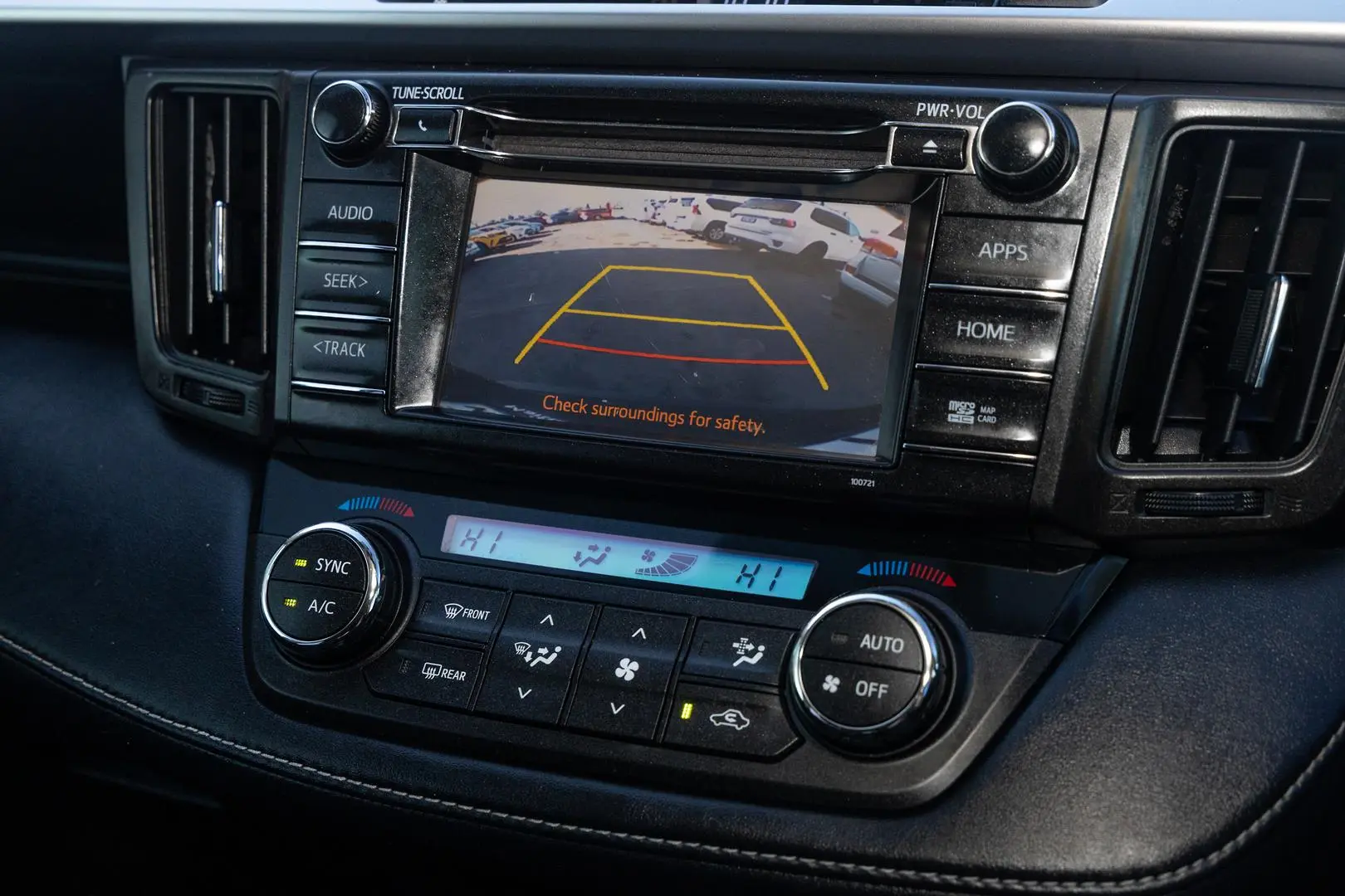 2017 Toyota RAV4 Gallery Image 15