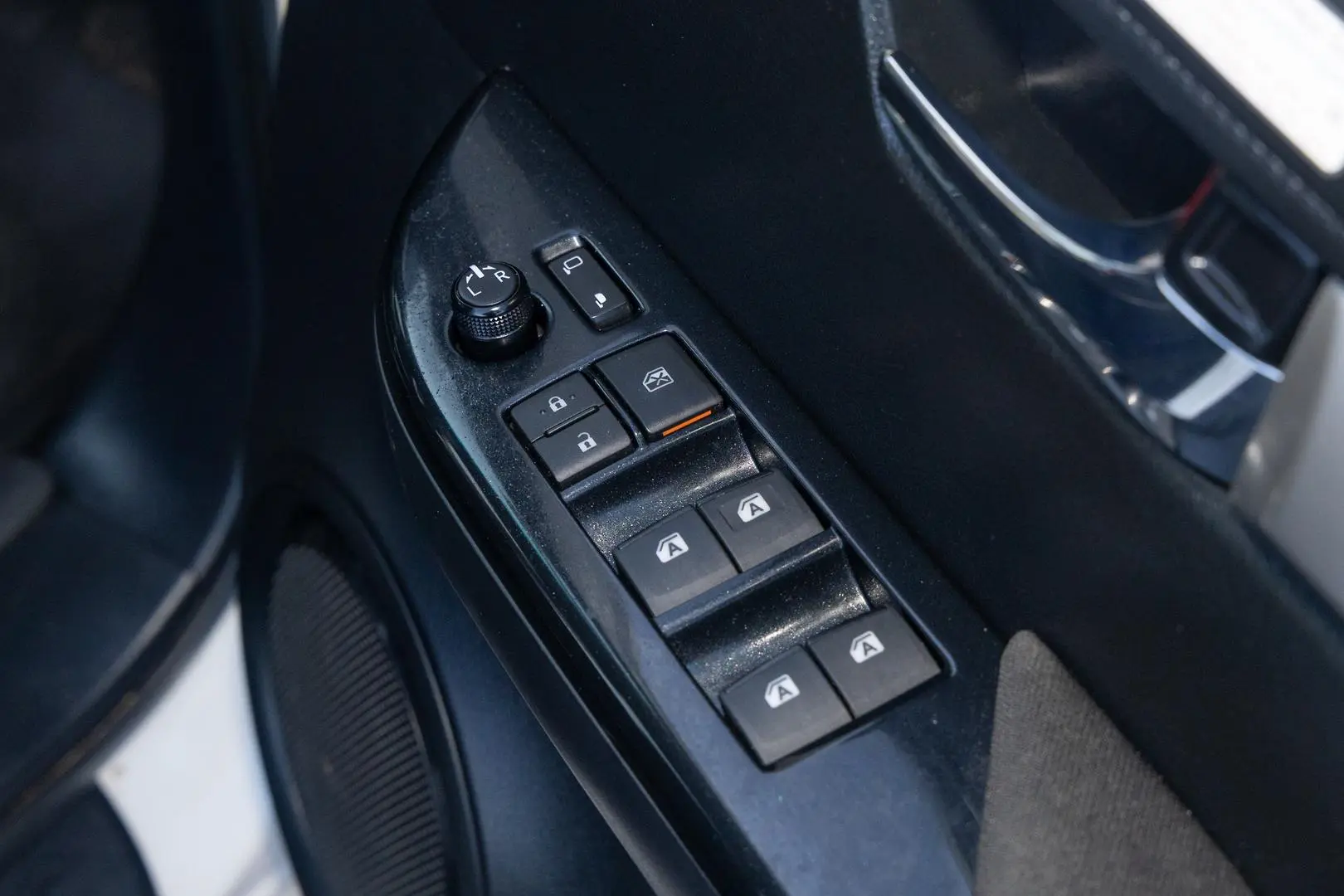 2023 Toyota Hilux Gallery Image 15