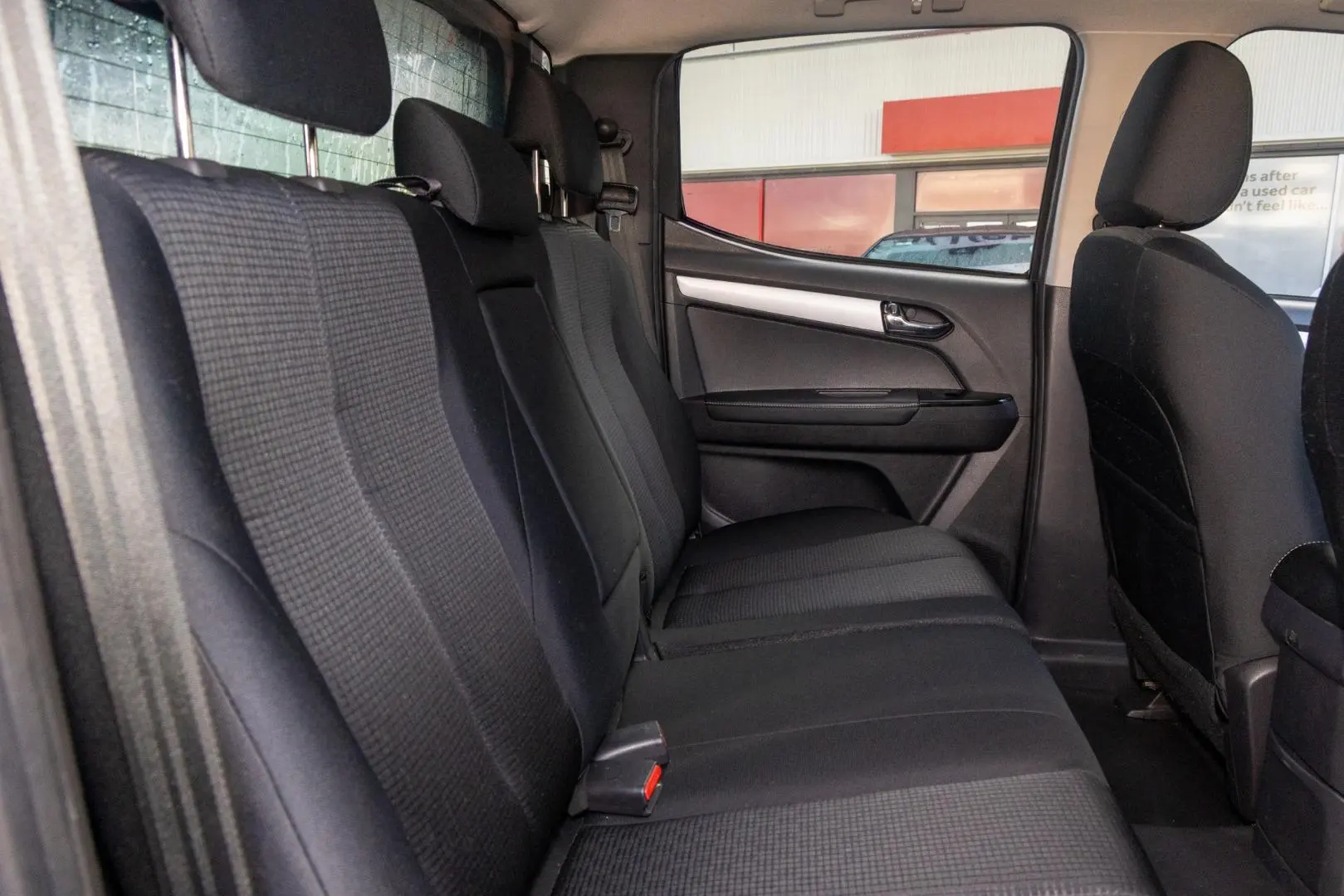 2019 Isuzu D-MAX Gallery Image 9