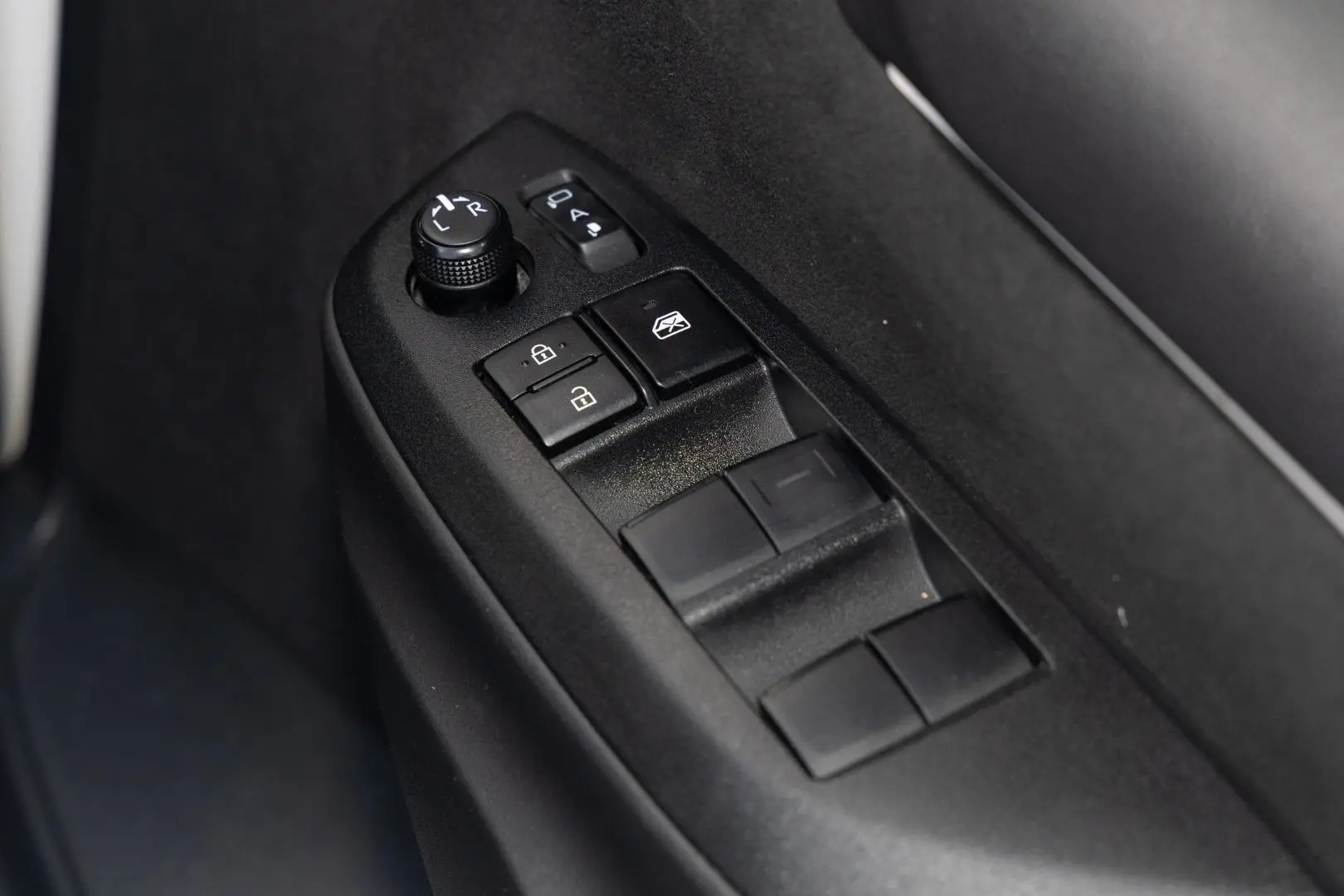 2023 Toyota Yaris Gallery Image 18
