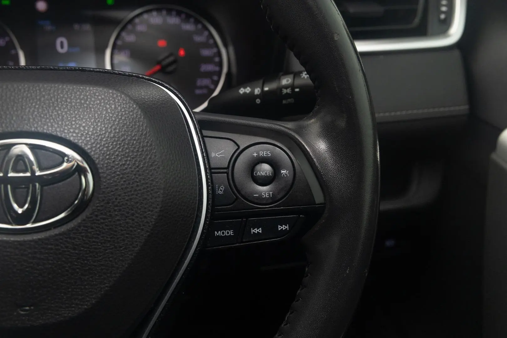 2020 Toyota RAV4 Gallery Image 12