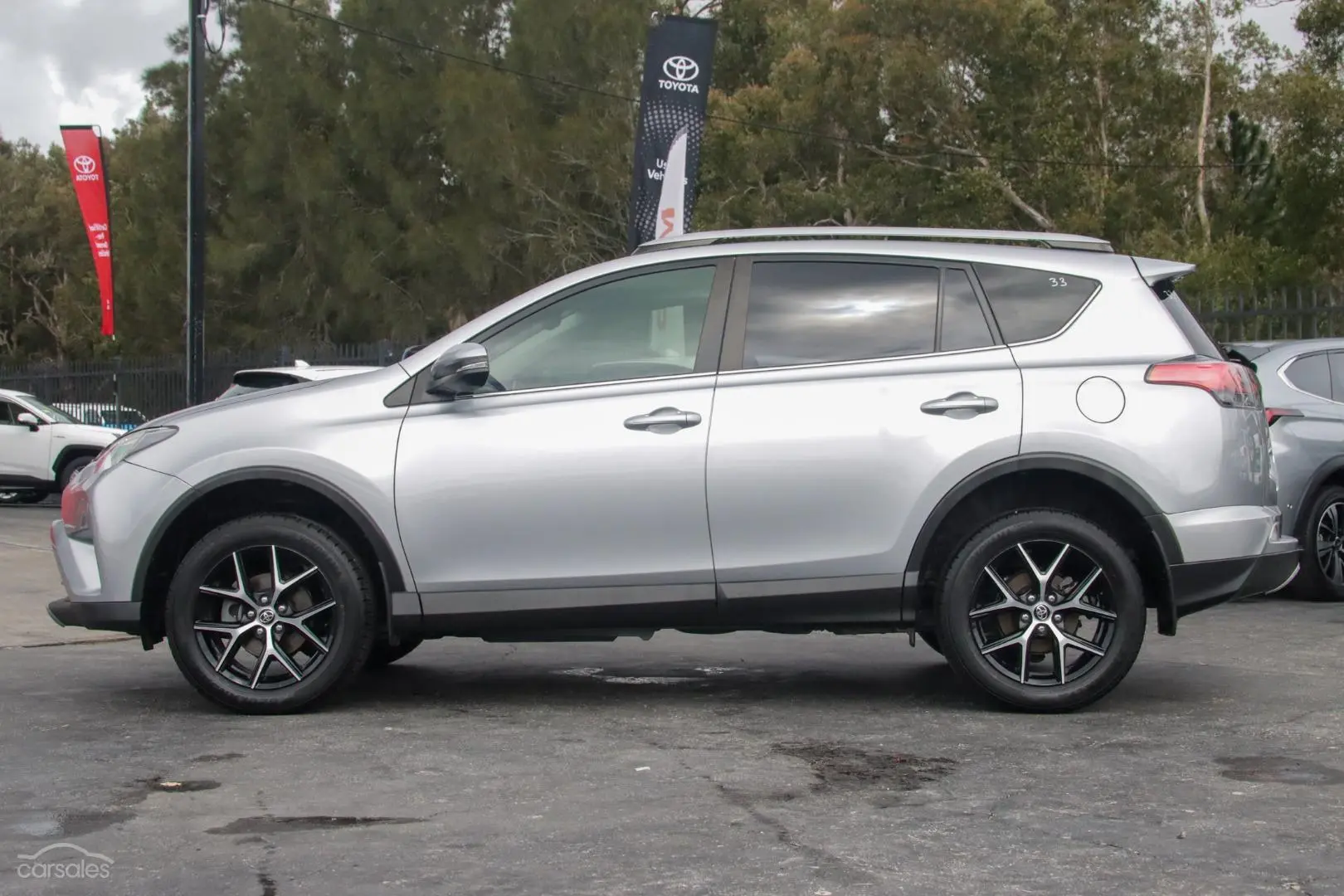 2017 Toyota RAV4 Image 3