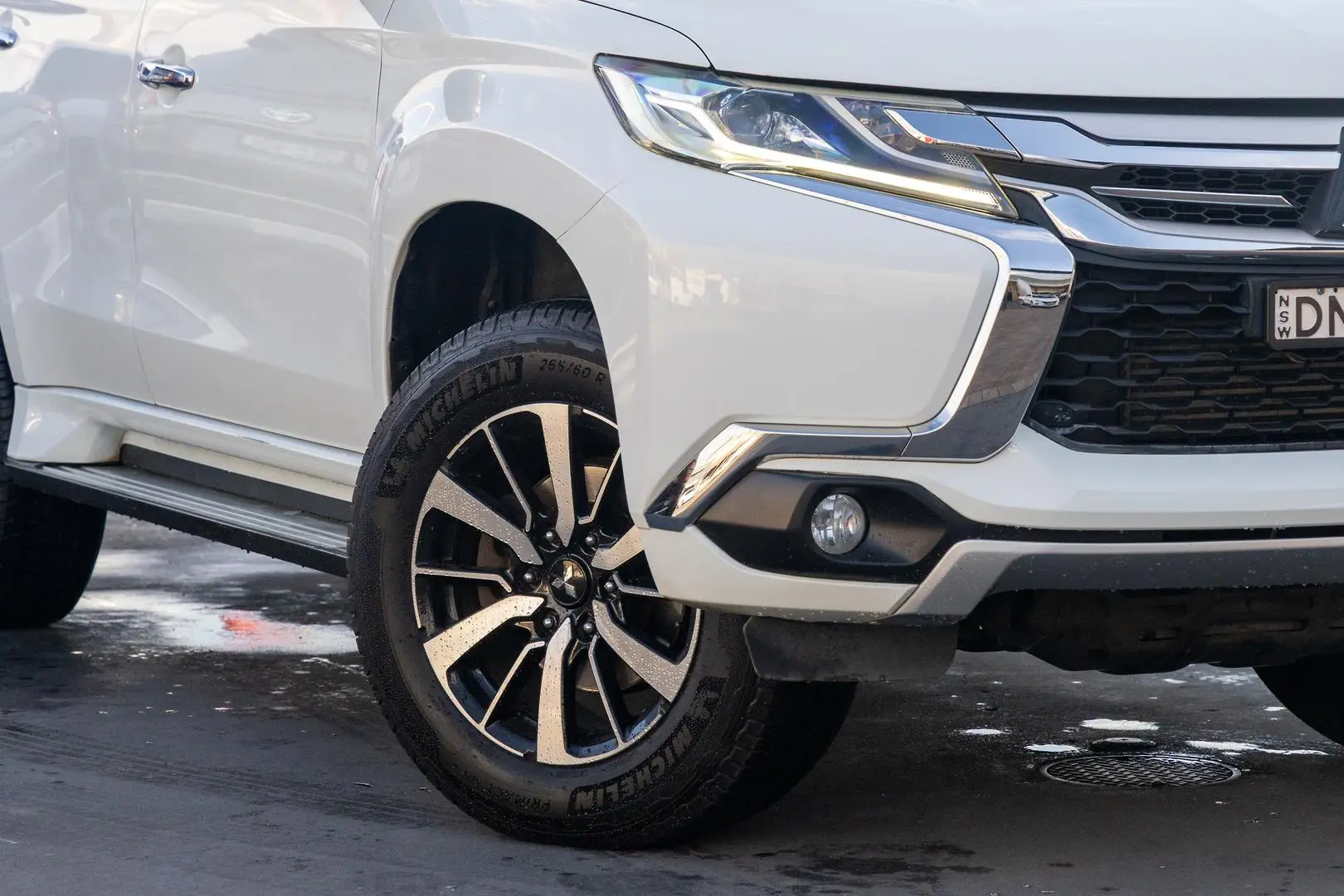 2017 Mitsubishi Pajero Sport Gallery Image 6