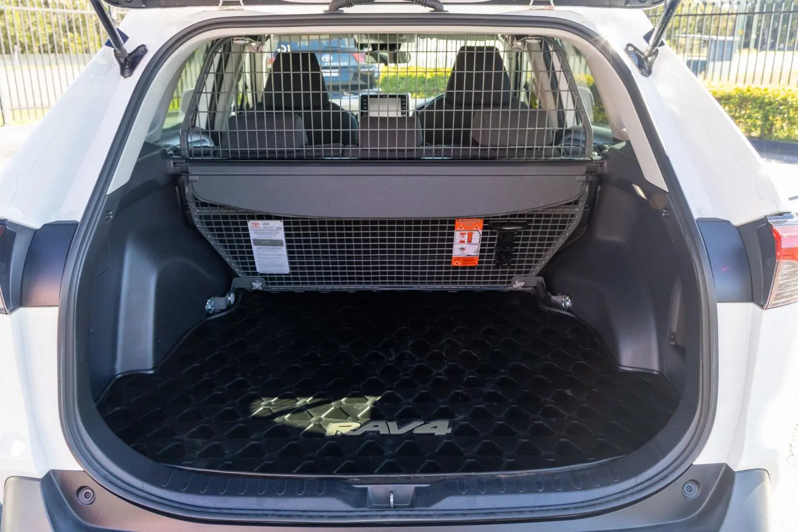 2022 Toyota RAV4 Gallery Image 19
