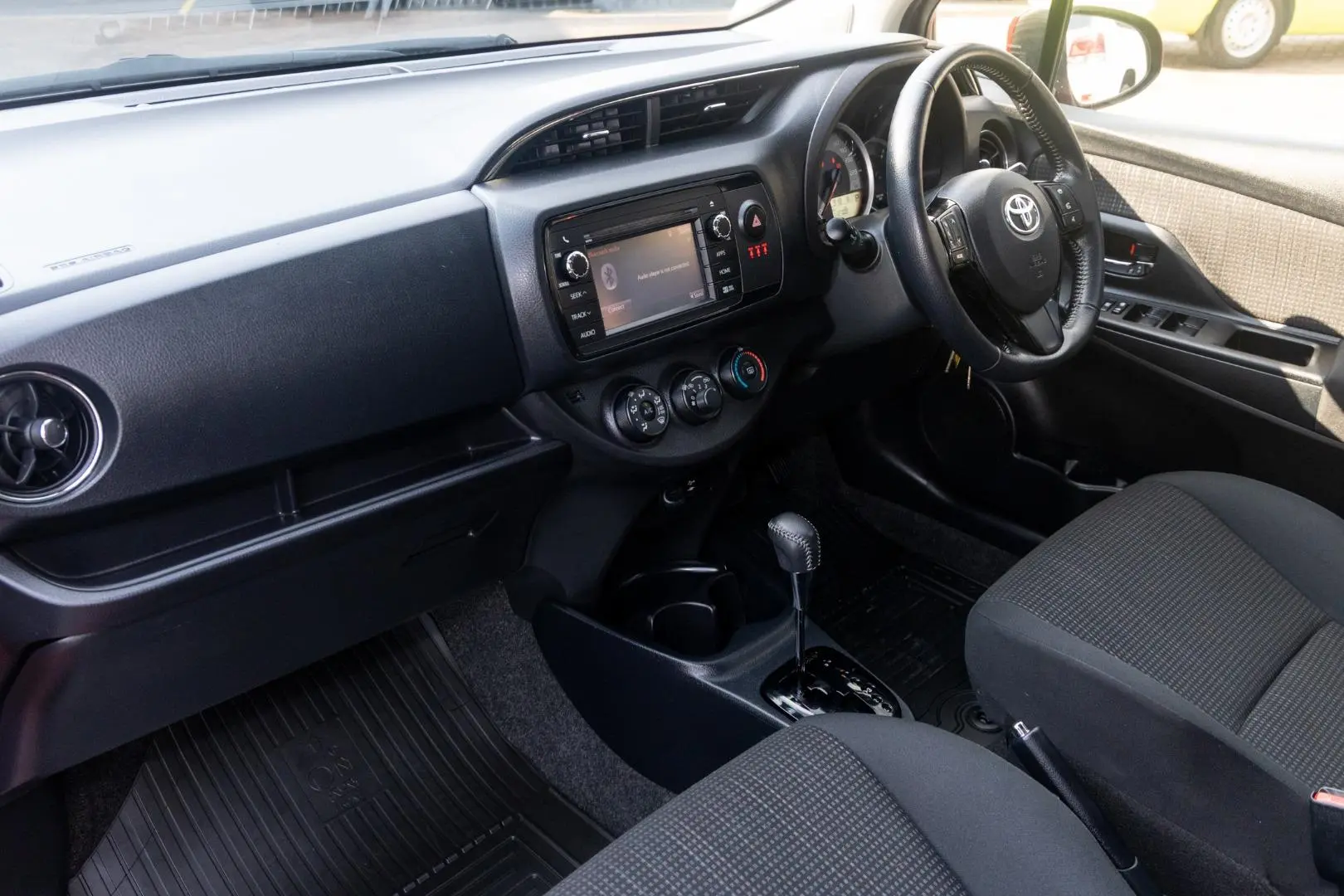 2018 Toyota Yaris Gallery Image 8
