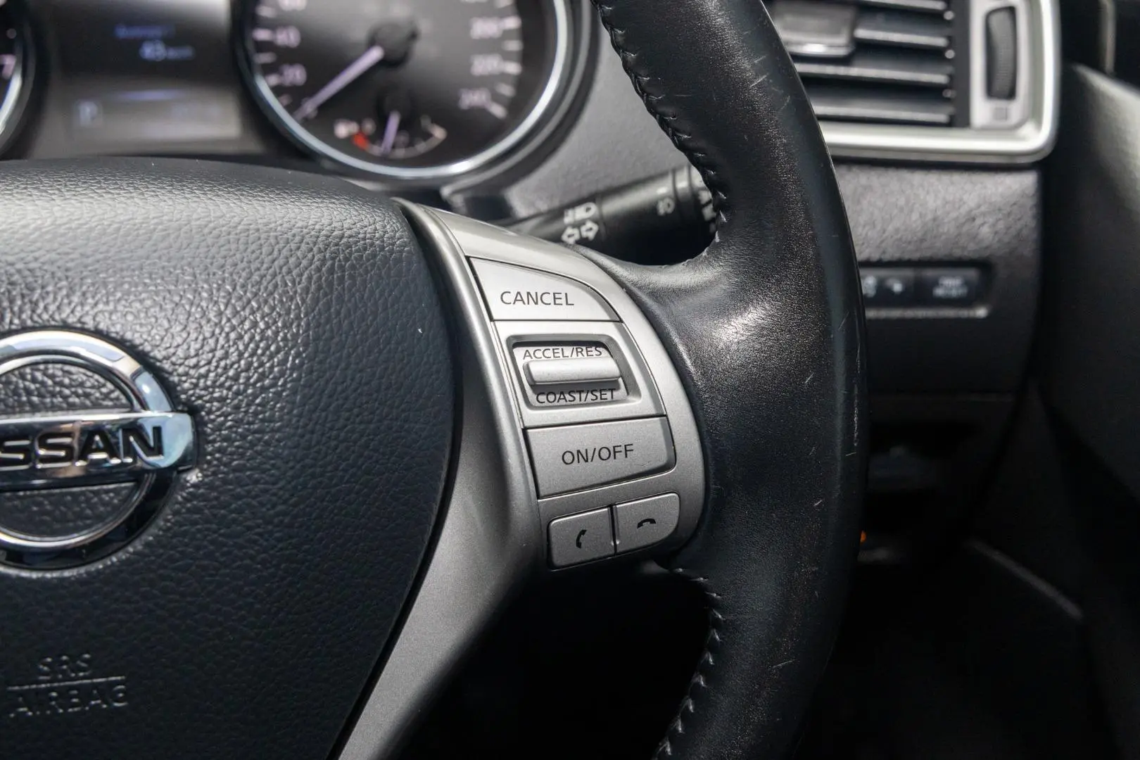 2016 Nissan QASHQAI Gallery Image 12