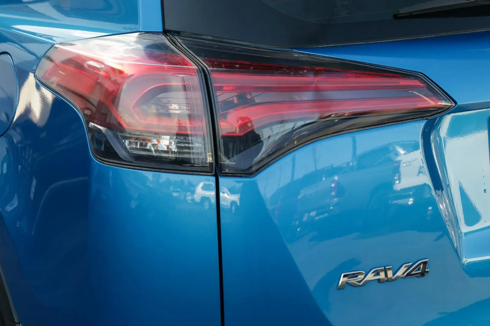 2018 Toyota RAV4 Image 20