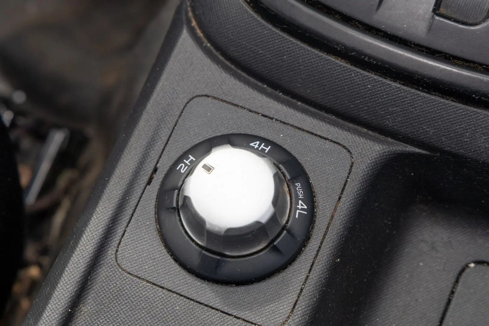 2018 Isuzu D-MAX Gallery Image 18