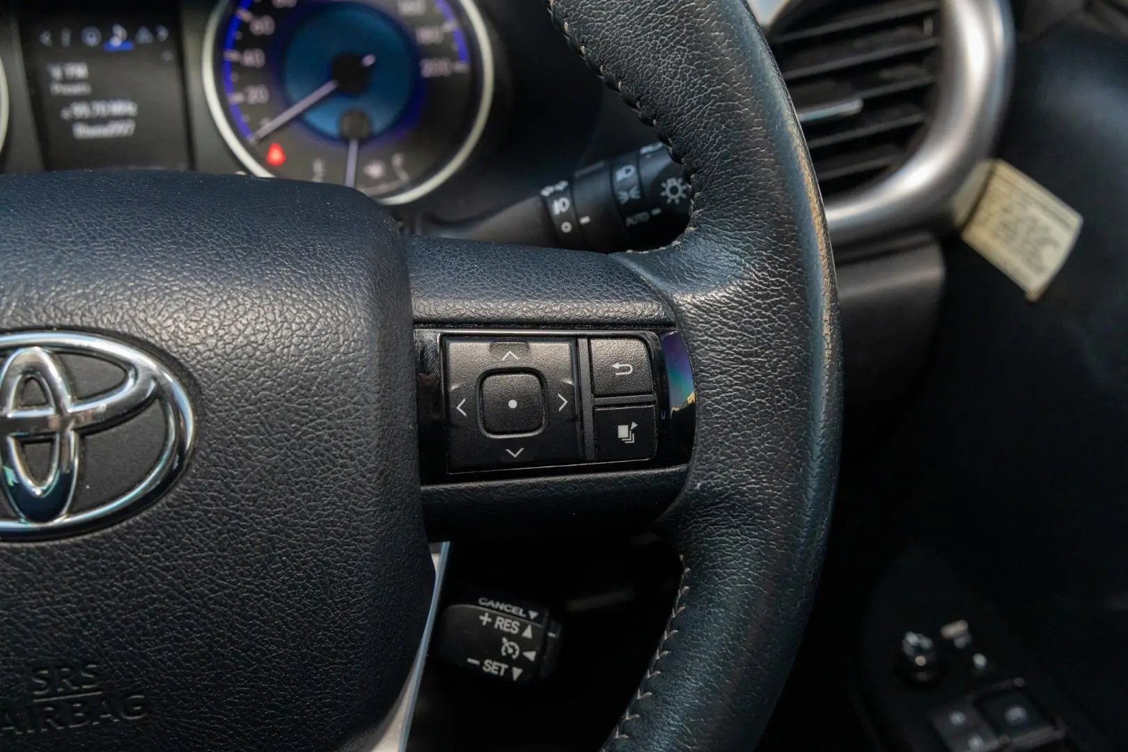 2017 Toyota Hilux Gallery Image 12