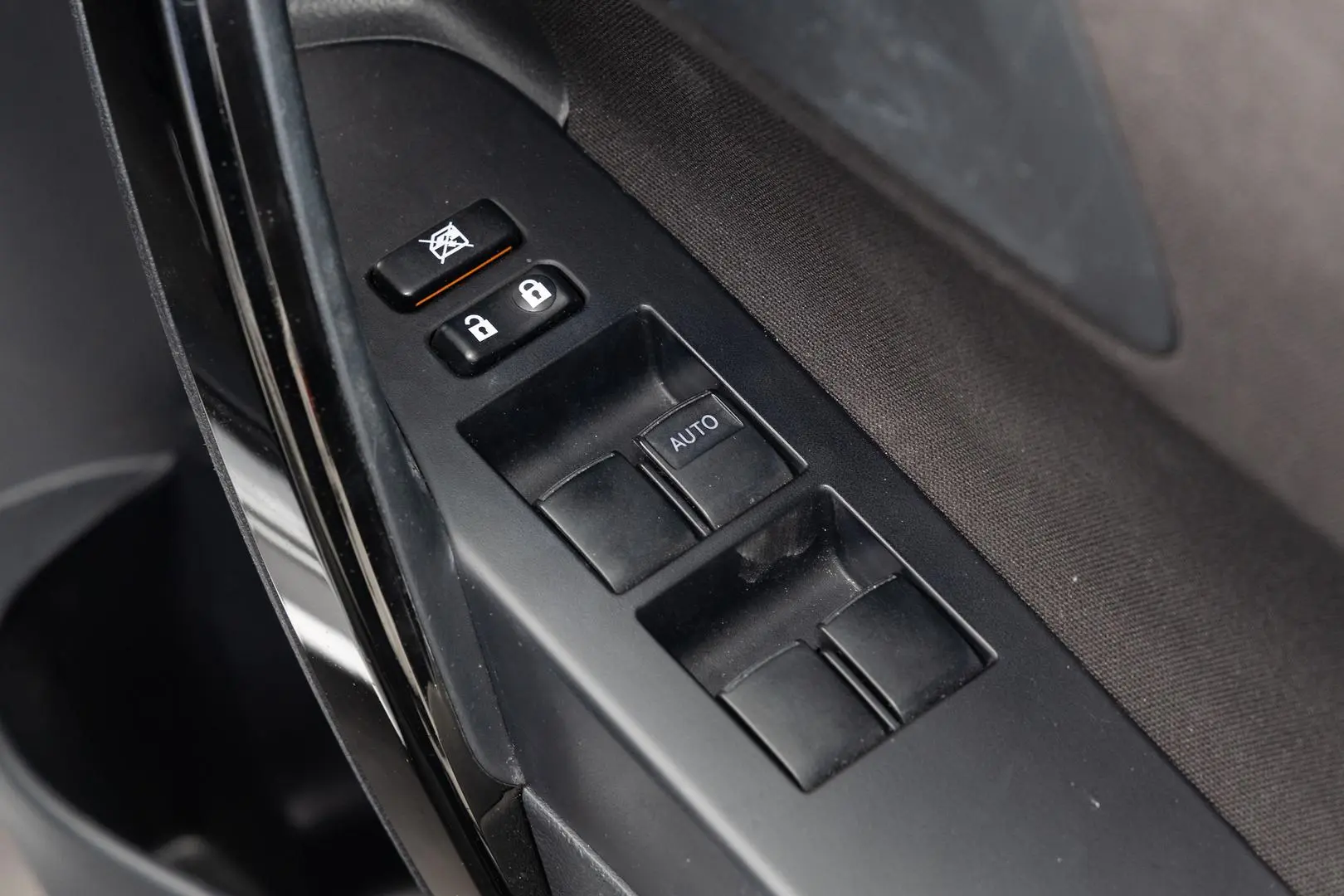 2018 Toyota Corolla Gallery Image 18