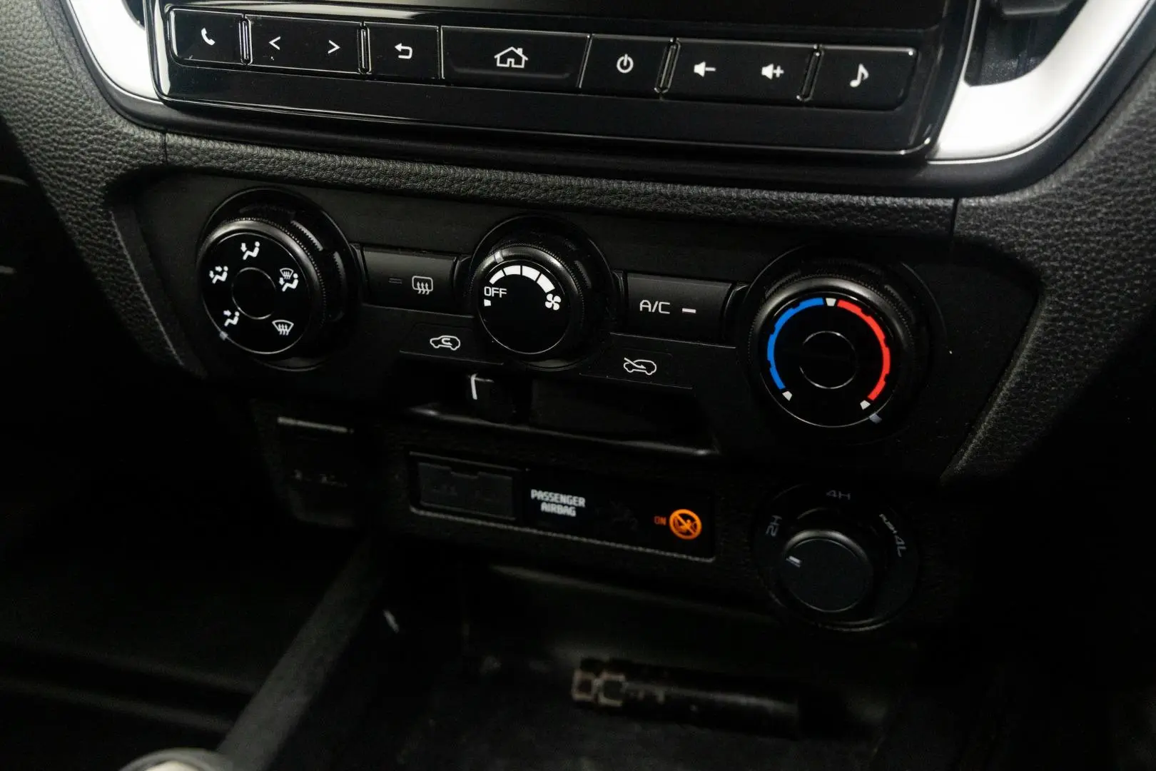 2022 Isuzu D-MAX Gallery Image 16