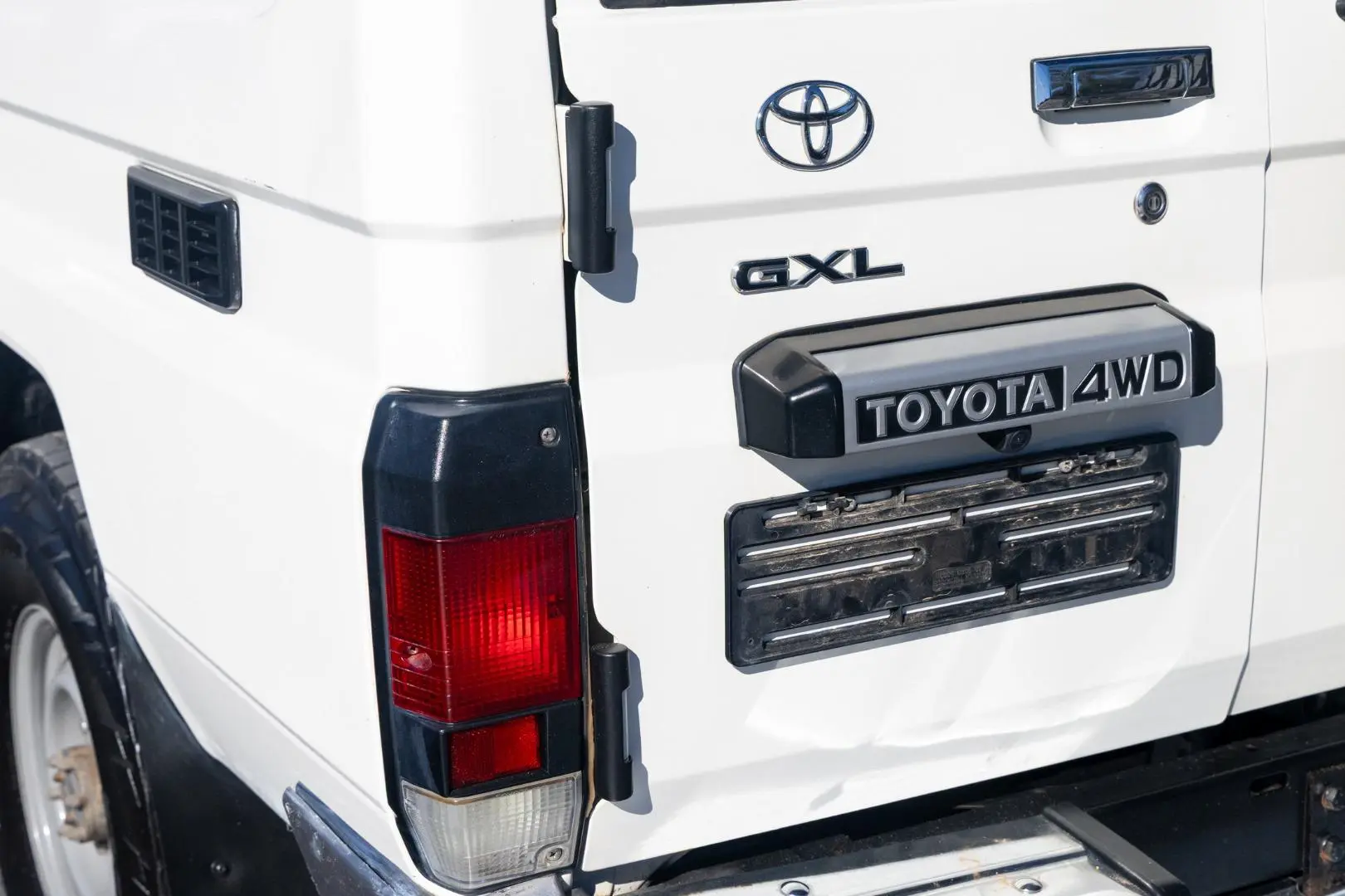 2018 Toyota Landcruiser Gallery Image 18