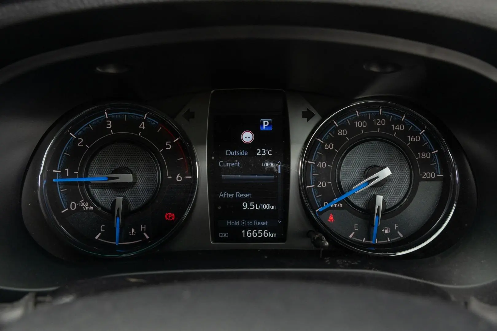 2025 Toyota Hilux Gallery Image 12