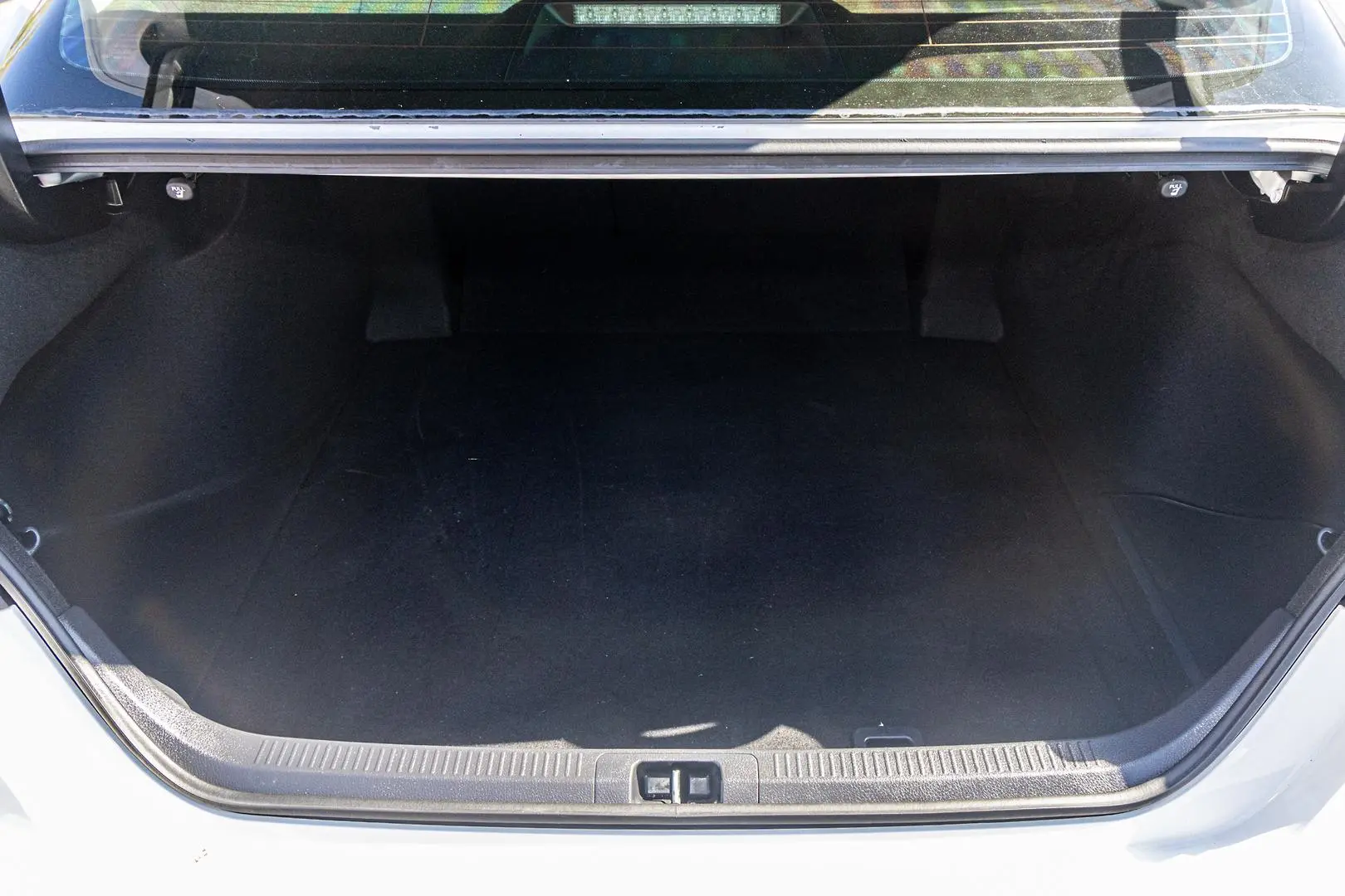 2020 Toyota Camry Gallery Image 19