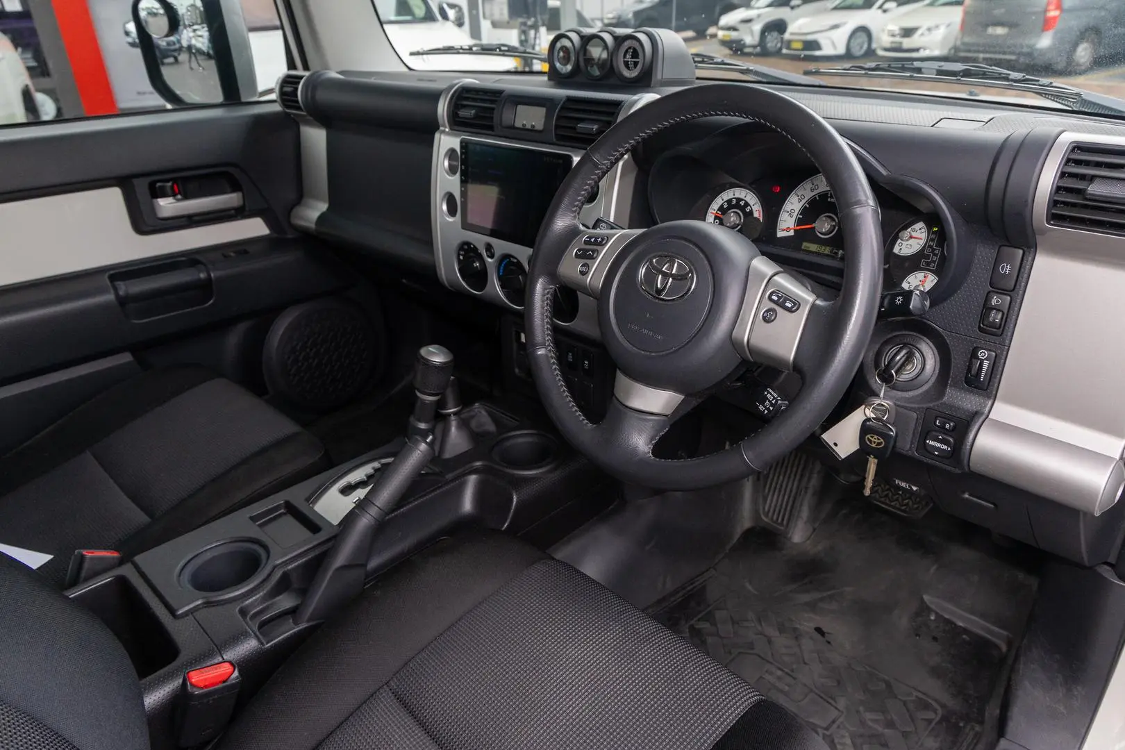 2011 Toyota FJ Cruiser Gallery Image 7