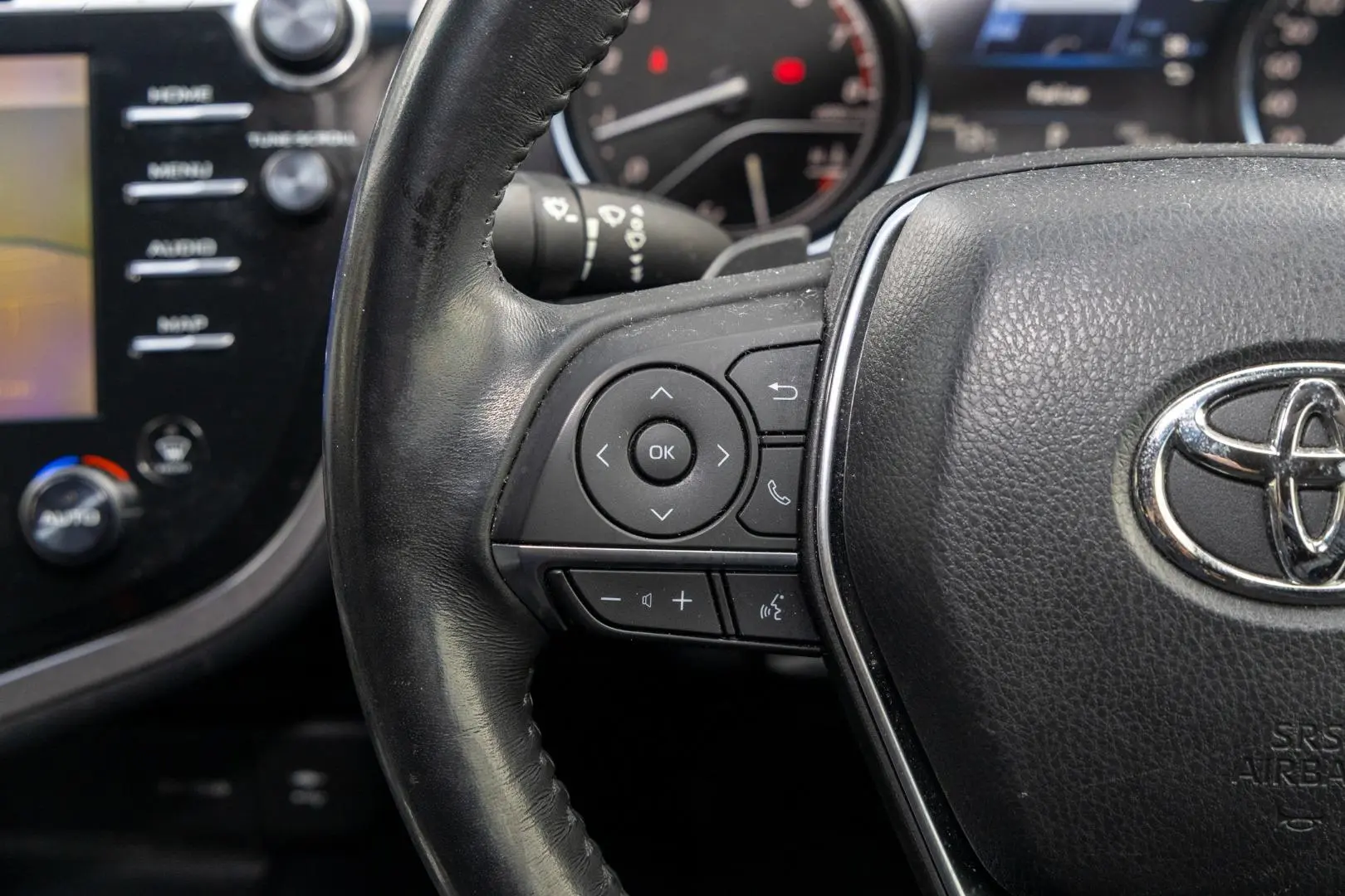 2019 Toyota Camry Gallery Image 11